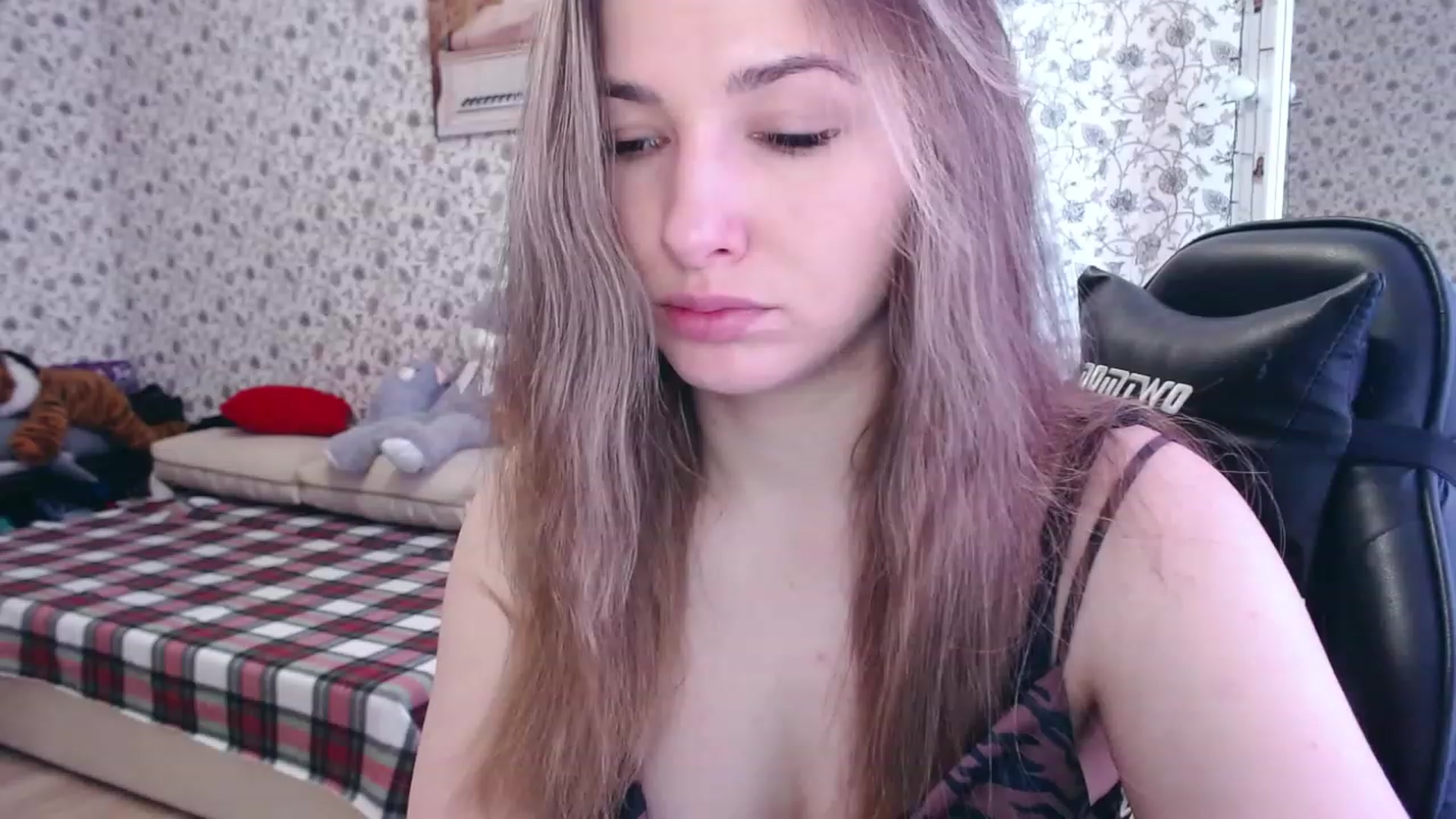 Gallery image thumbnail from RosieRosa's myfreecams stream on, 05/10/2023, 06:13 image 16 of 20