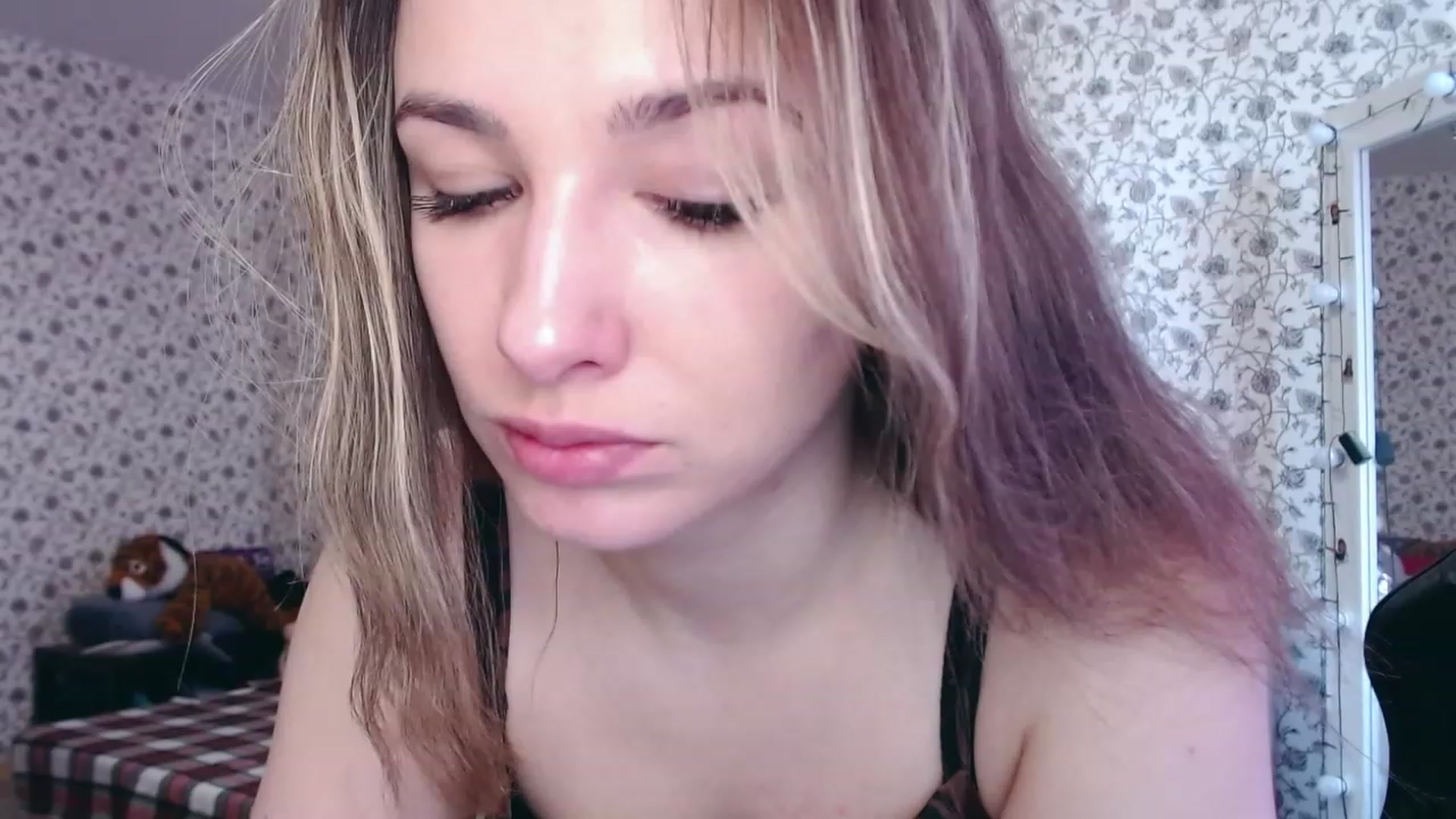 Gallery image thumbnail from RosieRosa's myfreecams stream on, 05/10/2023, 06:13 image 4 of 20