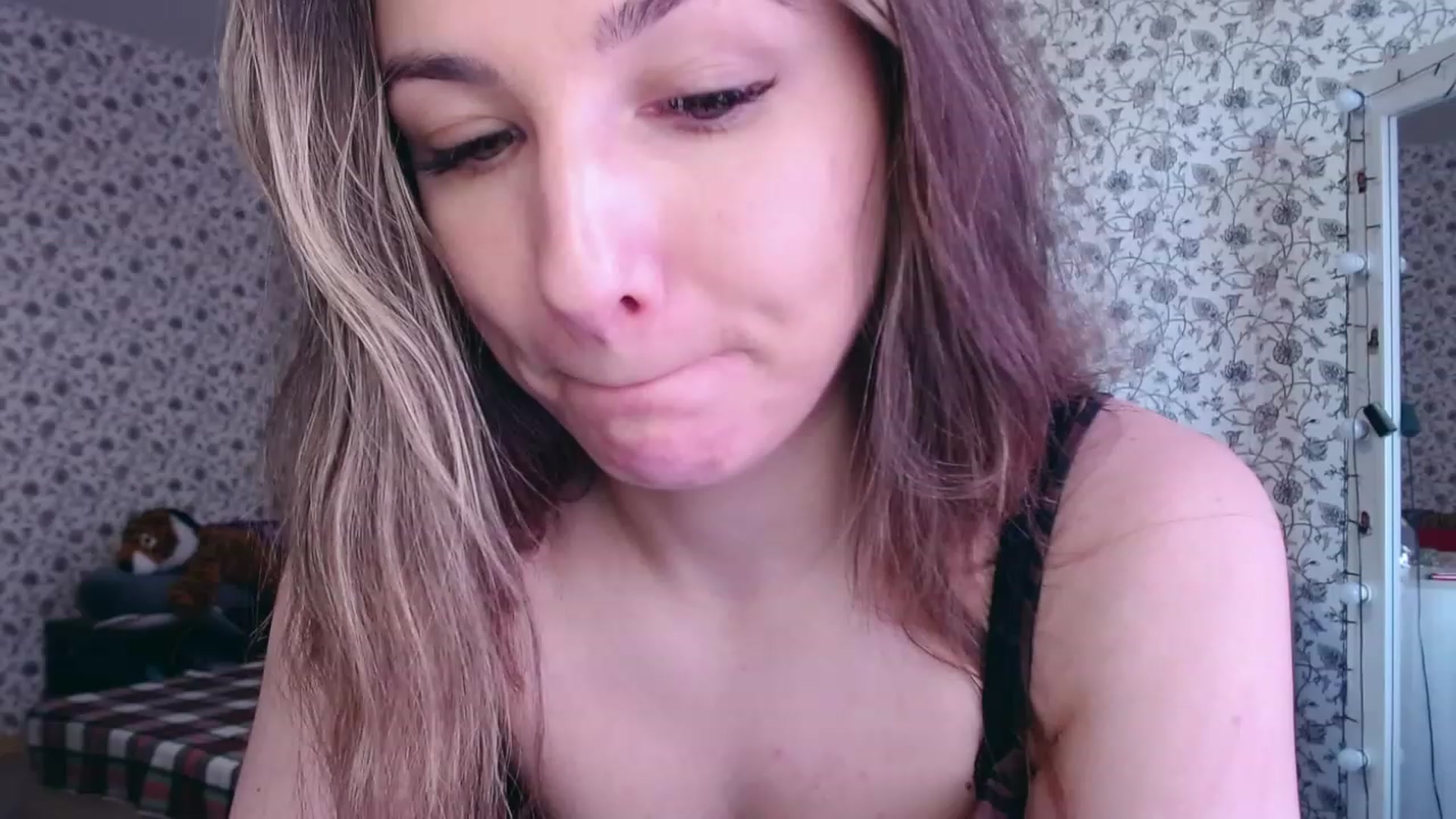 Gallery image thumbnail from RosieRosa's myfreecams stream on, 05/10/2023, 06:28 image 20 of 20