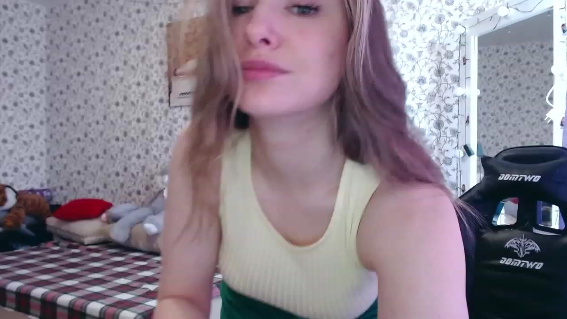 Gallery image thumbnail from RosieRosa's myfreecams stream on, 05/16/2023, 06:33 image 2 of 20