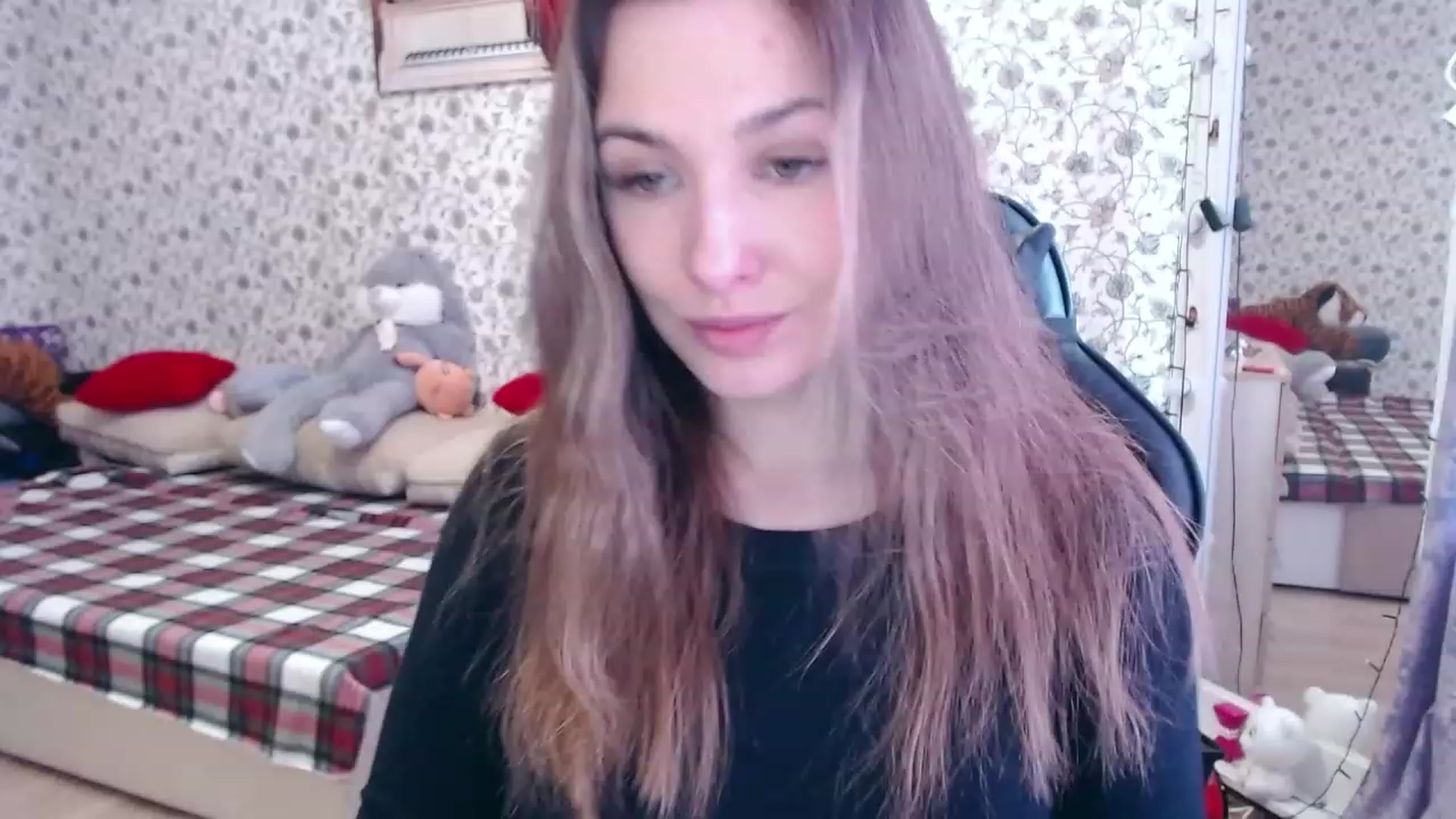 Gallery image thumbnail from RosieRosa's myfreecams stream on, 05/17/2023, 06:36 image 5 of 20