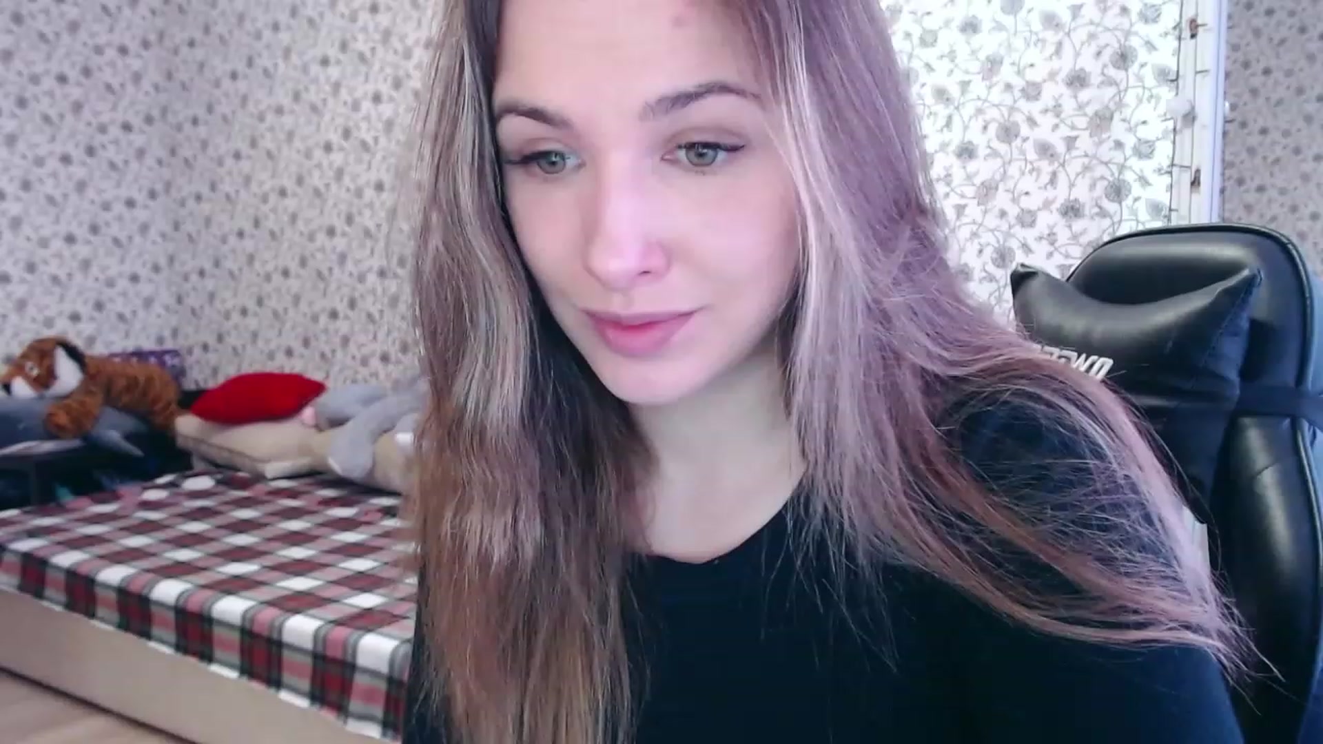 Gallery image thumbnail from RosieRosa's myfreecams stream on, 05/17/2023, 06:36 image 3 of 20