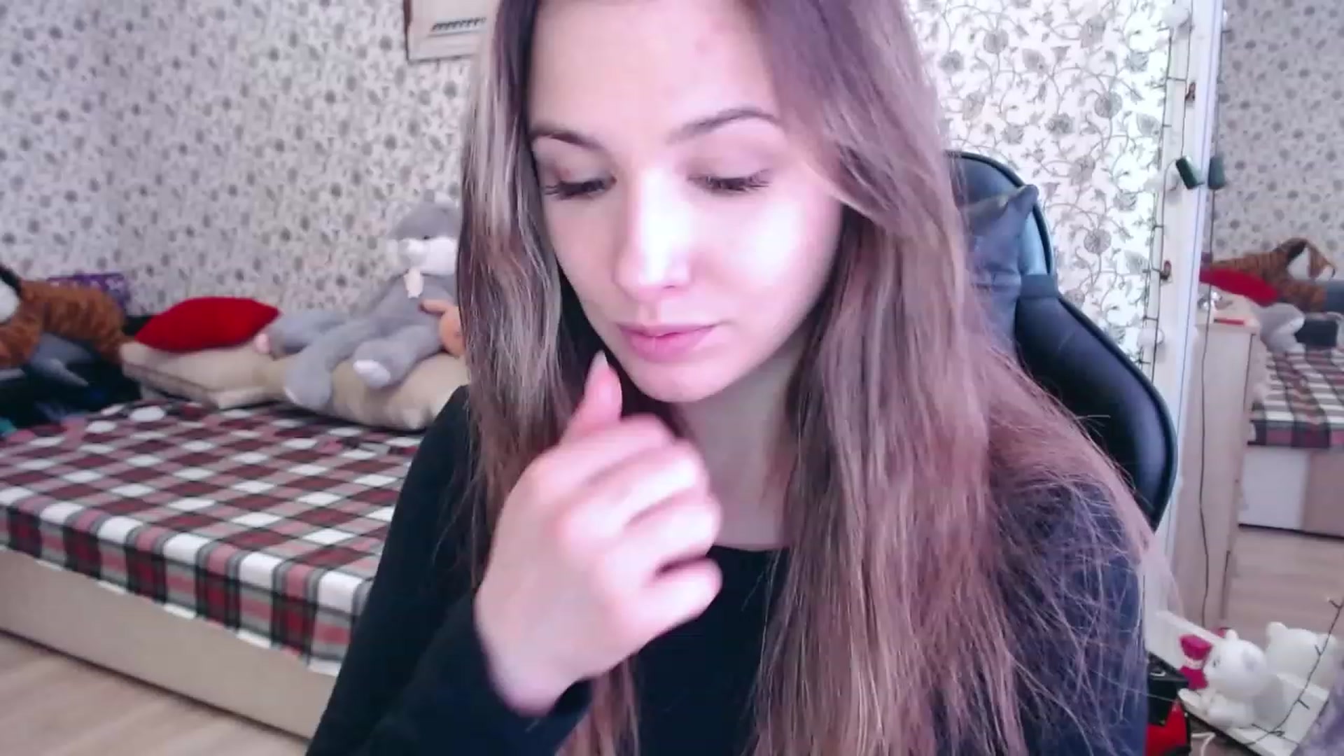 Gallery image thumbnail from RosieRosa's myfreecams stream on, 05/17/2023, 06:36 image 8 of 20