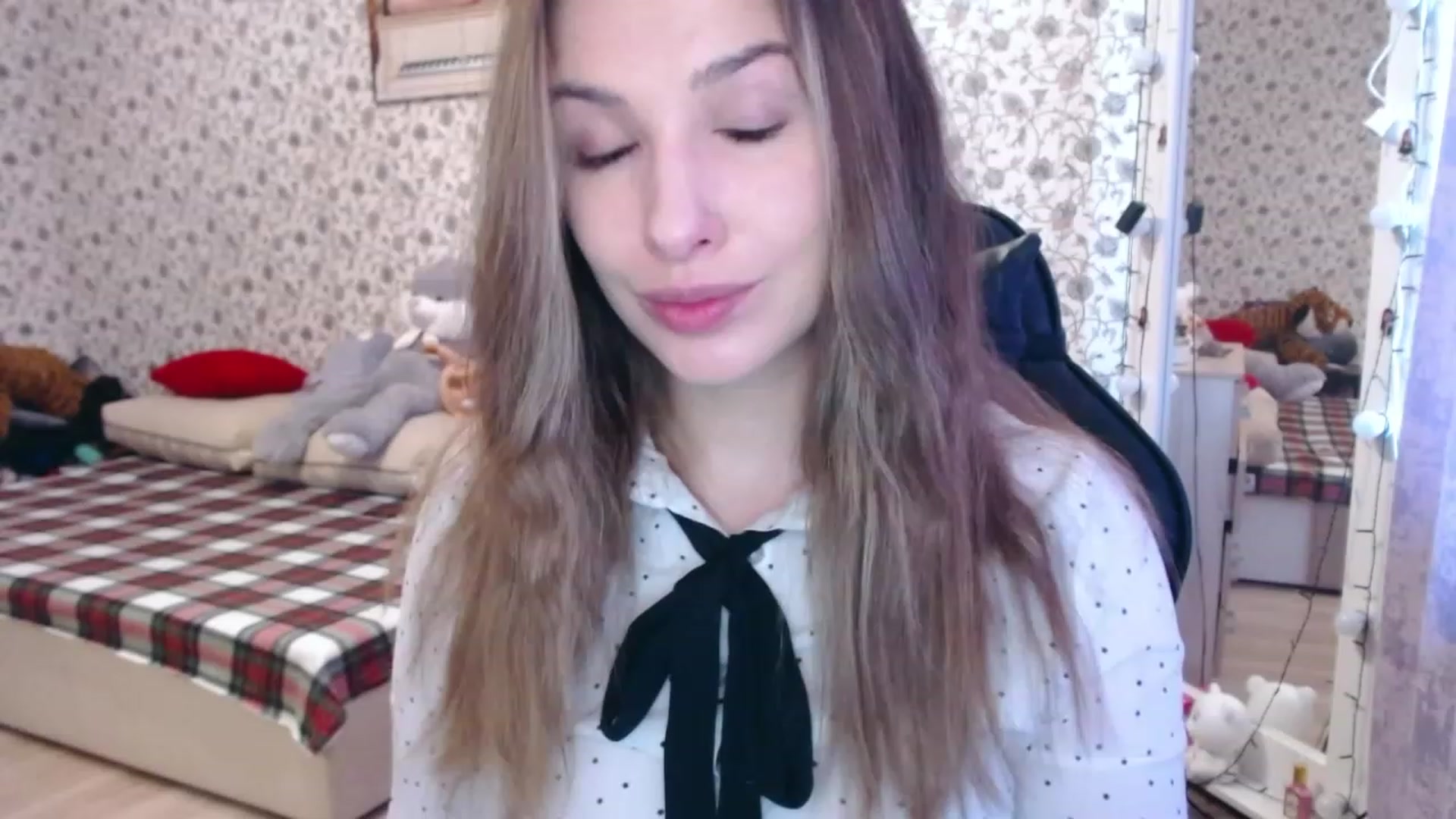 Gallery image thumbnail from RosieRosa's myfreecams stream on, 05/19/2023, 04:39 image 11 of 20