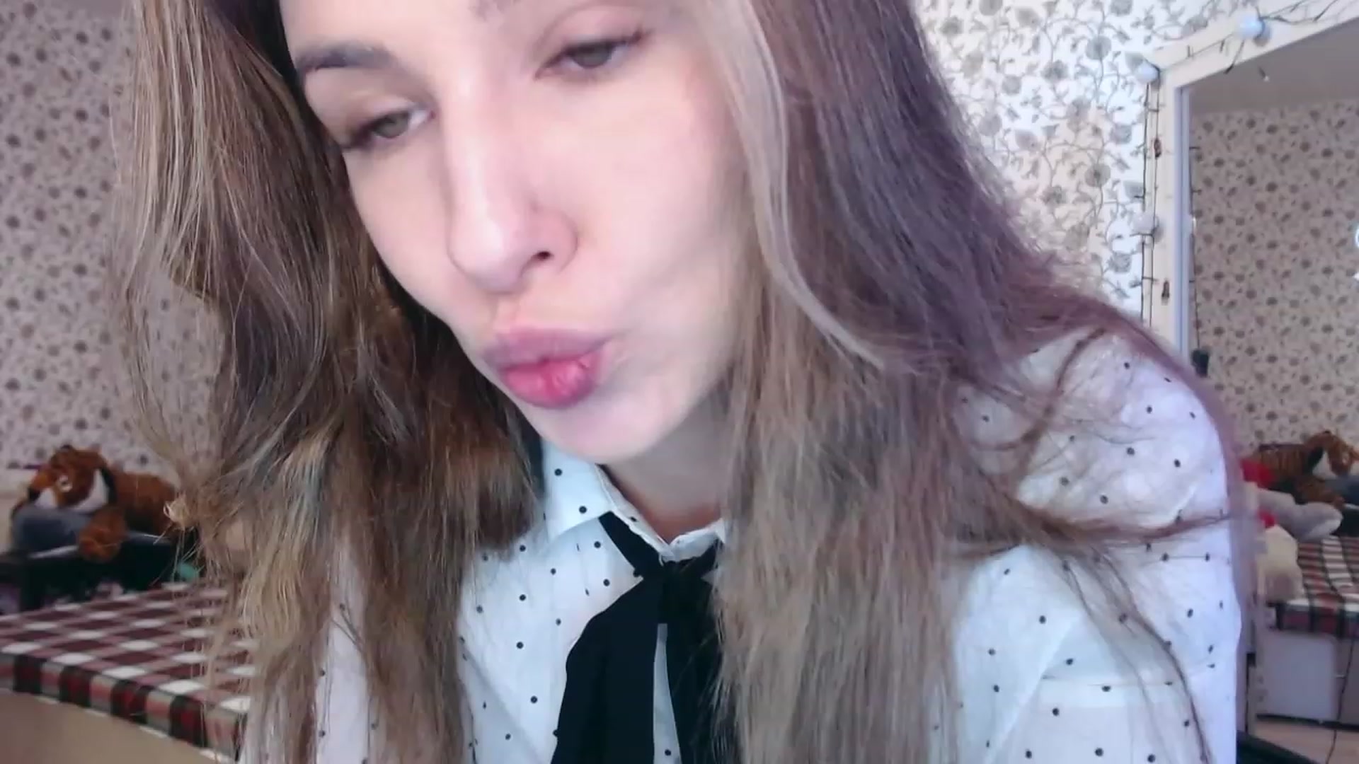 Gallery image thumbnail from RosieRosa's myfreecams stream on, 05/19/2023, 04:39 image 3 of 20