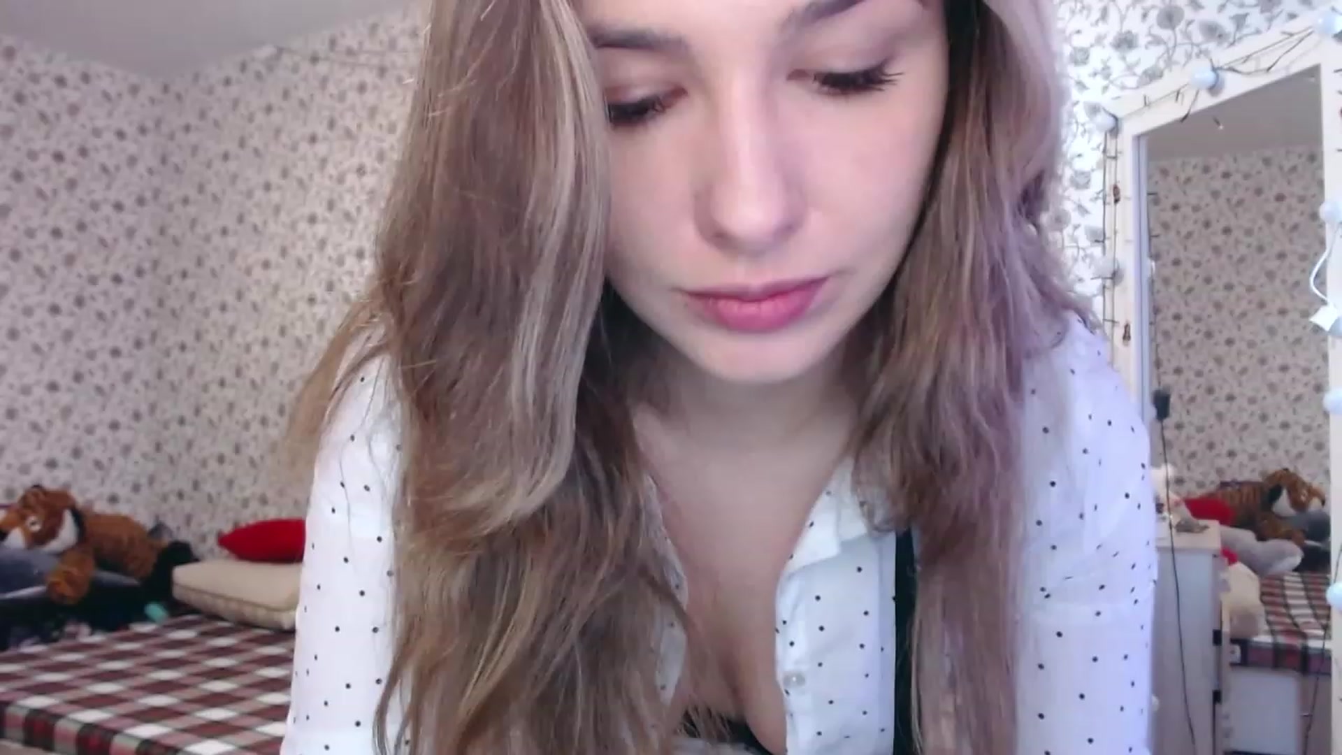 Gallery image thumbnail from RosieRosa's myfreecams stream on, 05/19/2023, 04:39 image 6 of 20