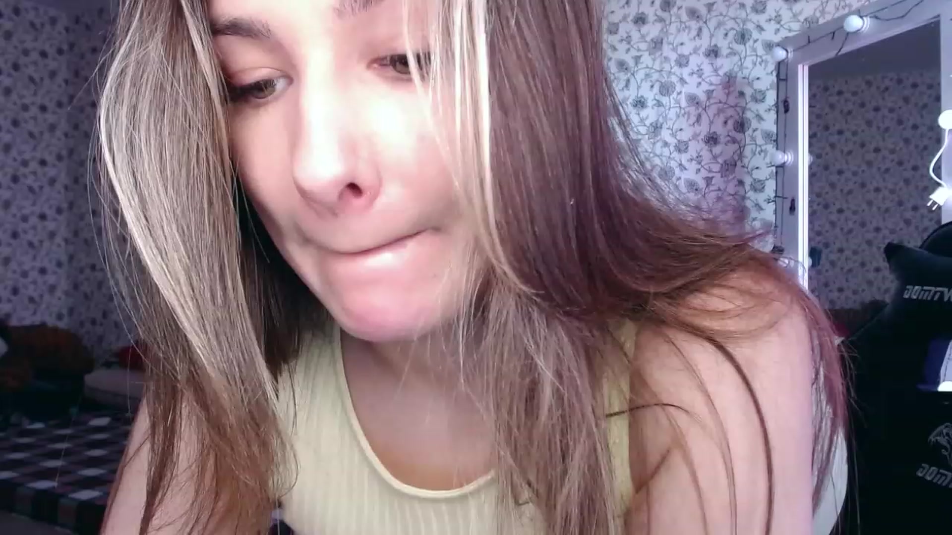 Gallery image thumbnail from RosieRosa's myfreecams stream on, 05/23/2023, 13:19 image 11 of 20