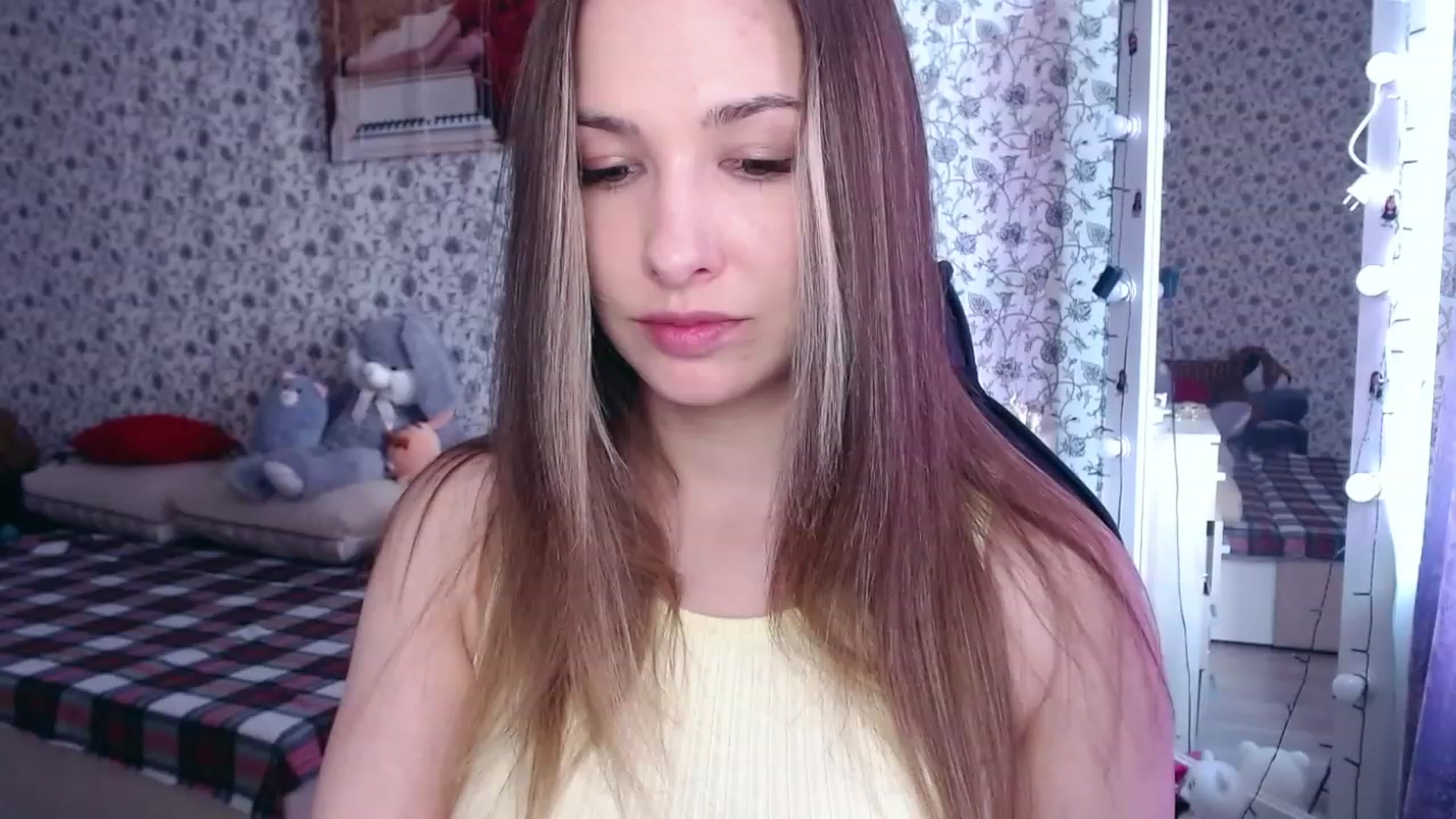 Gallery image thumbnail from RosieRosa's myfreecams stream on, 05/23/2023, 13:19 image 2 of 20