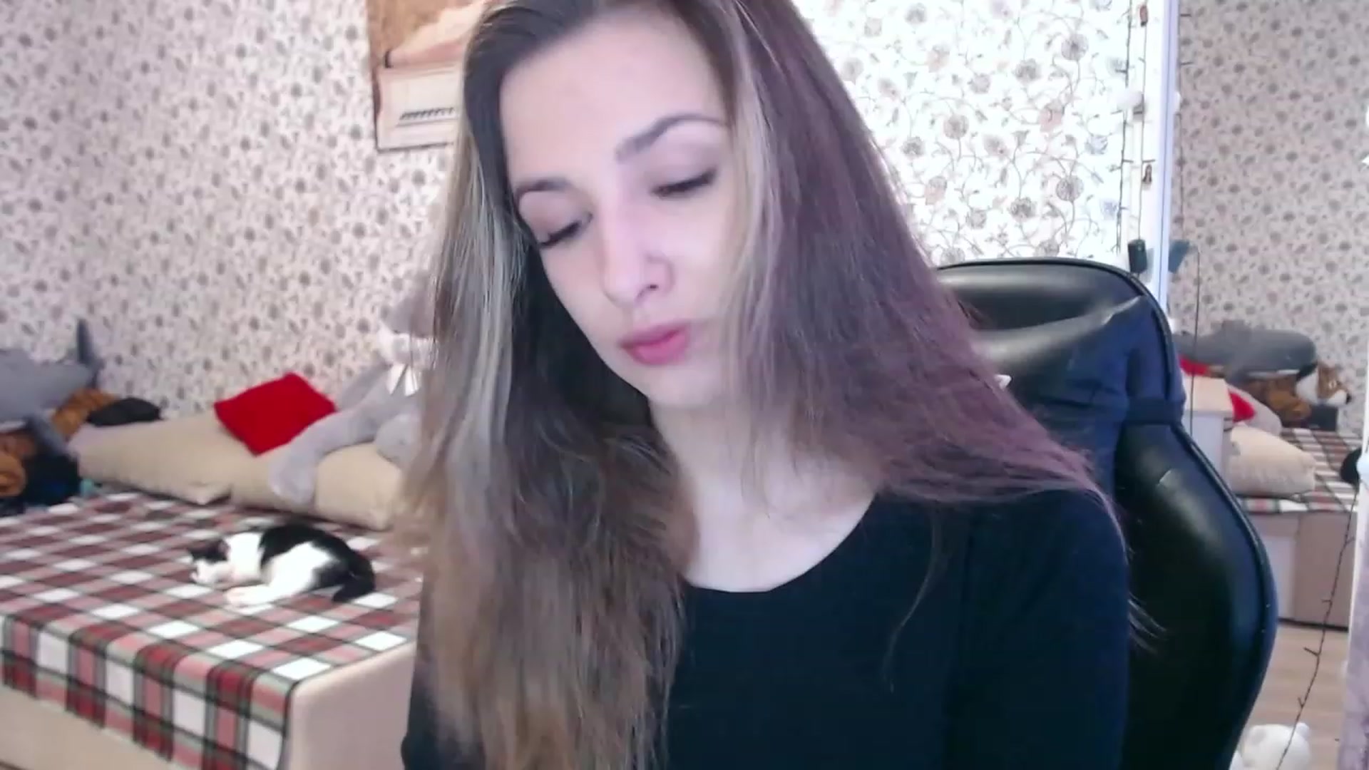 Gallery image thumbnail from RosieRosa's myfreecams stream on, 06/05/2023, 03:59 image 6 of 20