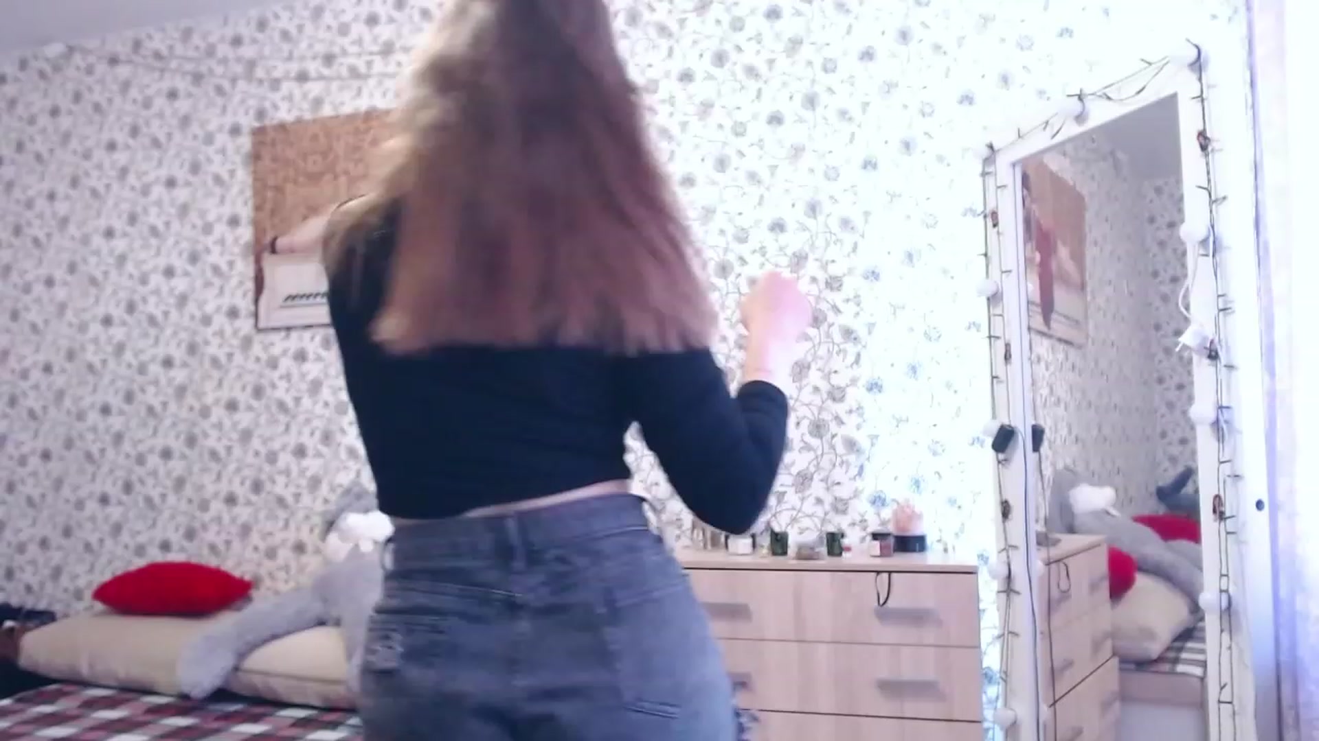 Gallery image thumbnail from RosieRosa's myfreecams stream on, 06/27/2023, 06:45 image 6 of 20