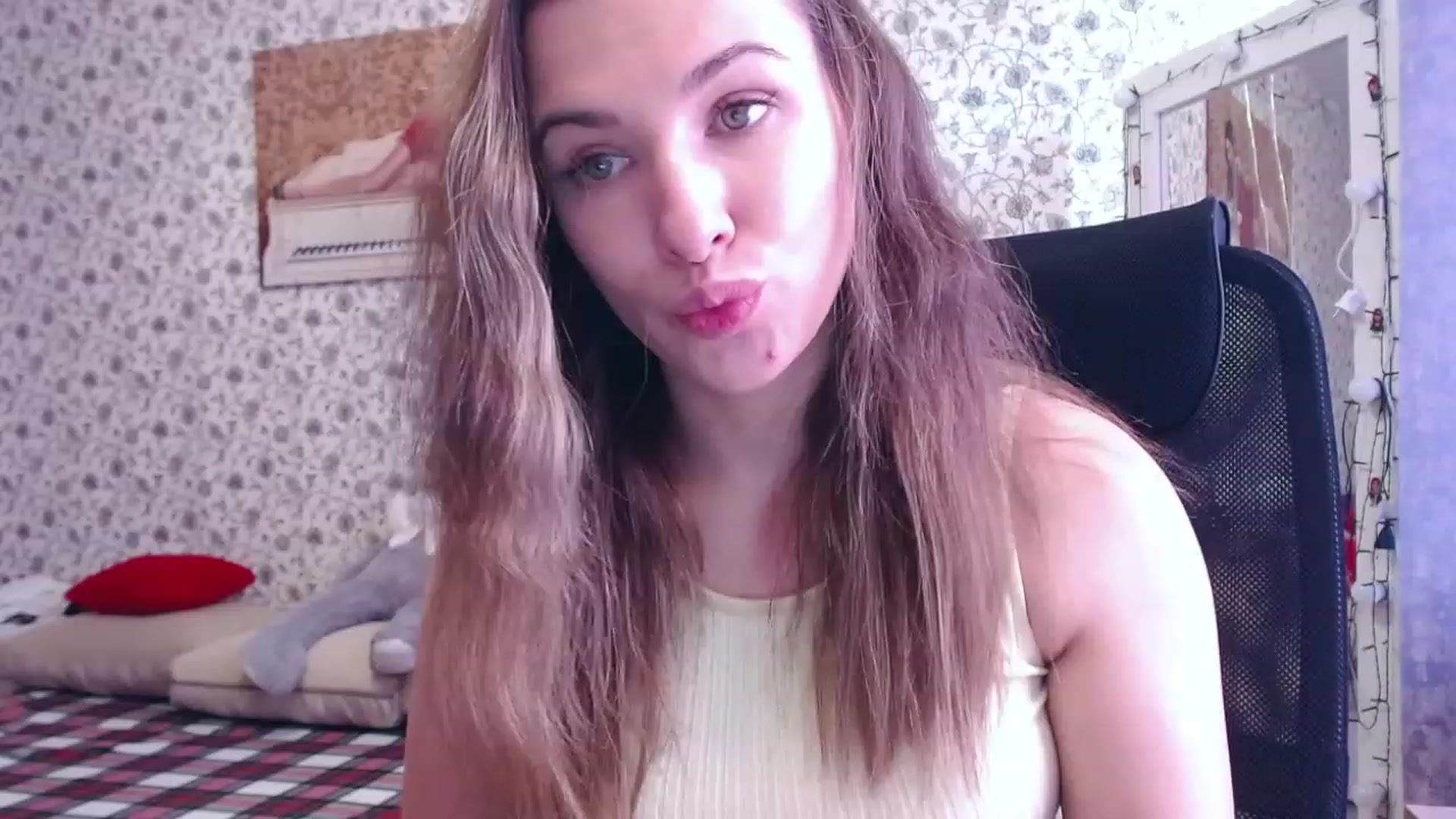 Gallery image thumbnail from RosieRosa's myfreecams stream on, 08/10/2023, 06:45 image 19 of 20