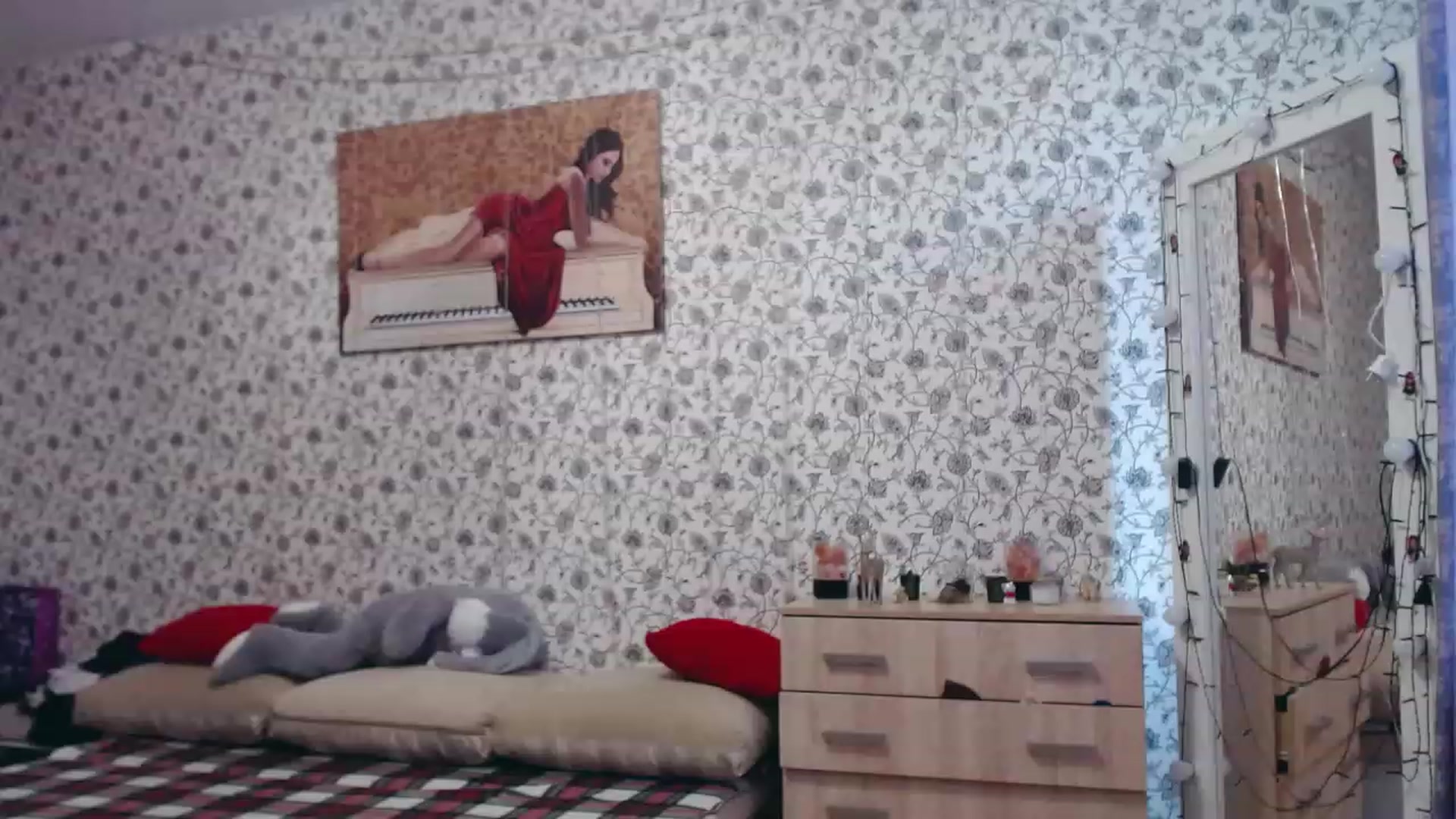 Gallery image thumbnail from RosieRosa's myfreecams stream on, 08/14/2023, 04:50 image 13 of 20