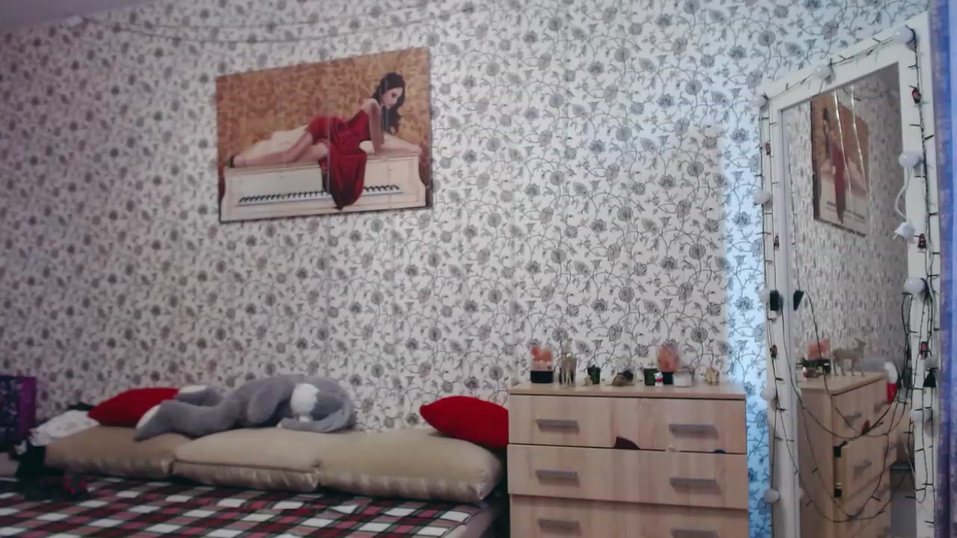 Gallery image thumbnail from RosieRosa's myfreecams stream on, 08/14/2023, 04:50 image 7 of 20