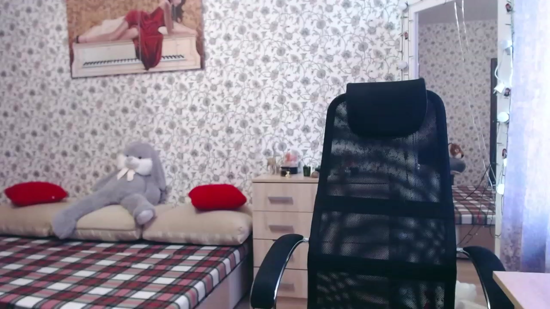 Gallery image thumbnail from RosieRosa's myfreecams stream on, 08/28/2023, 06:40 image 9 of 20