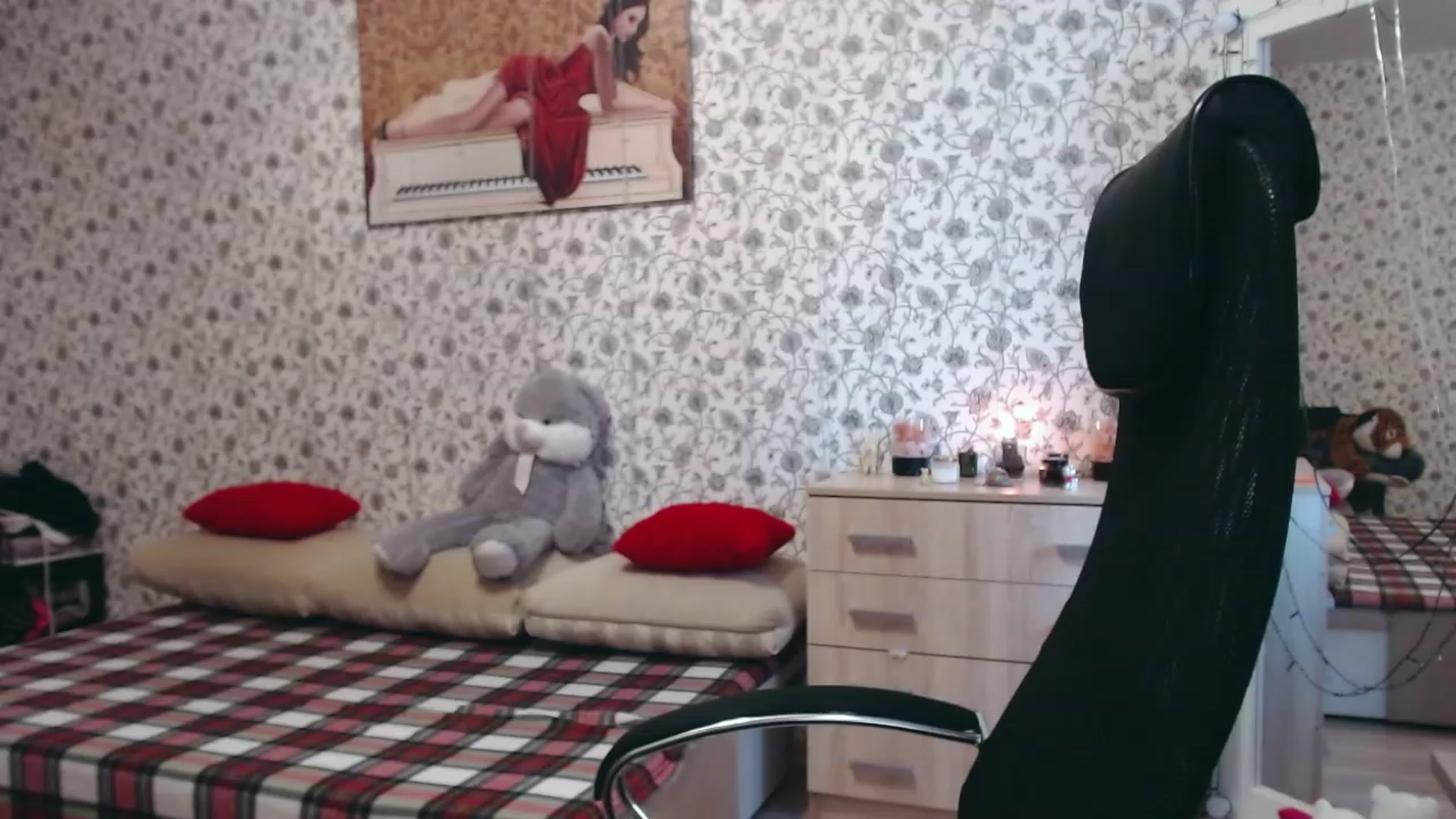 Gallery image thumbnail from RosieRosa's myfreecams stream on, 09/04/2023, 04:56 image 4 of 20