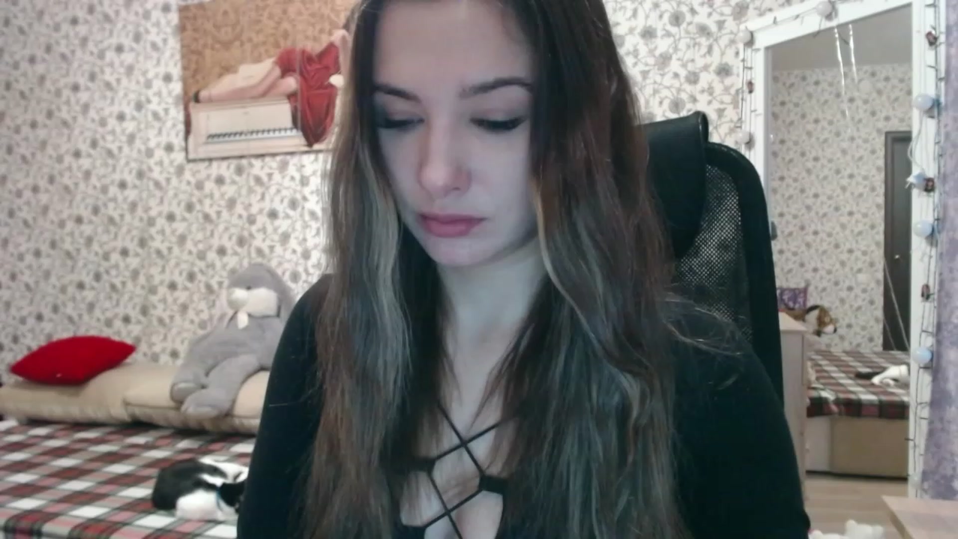 Gallery image thumbnail from RosieRosa's myfreecams stream on, 11/22/2023, 06:45 image 1 of 20