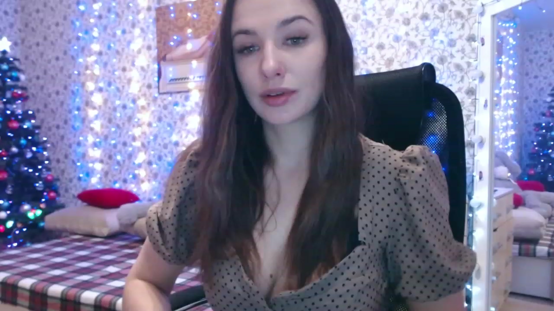 Gallery image thumbnail from RosieRosa's myfreecams stream on, 12/25/2023, 06:54 image 16 of 20