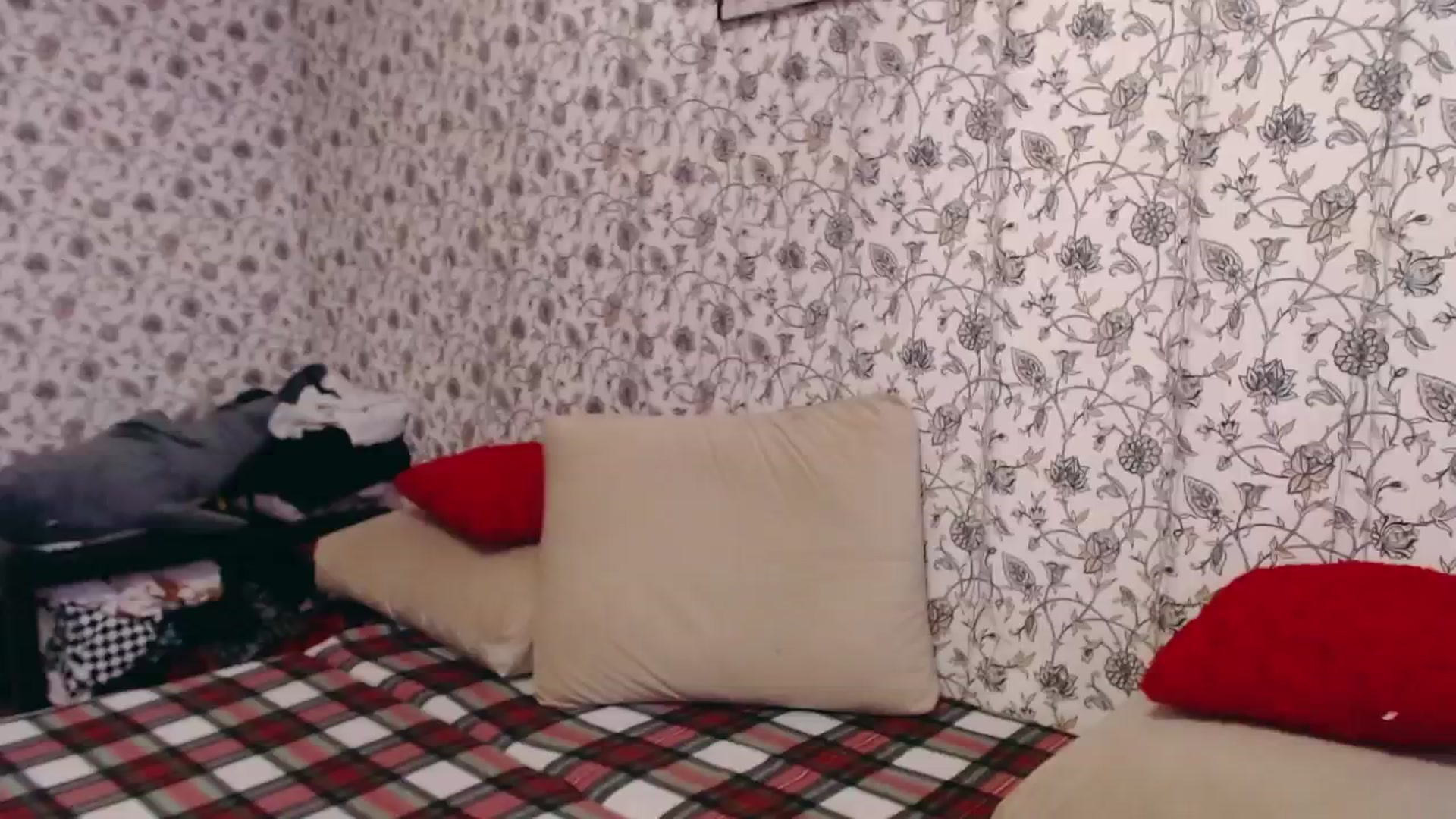 Gallery image thumbnail from RosieRosa's myfreecams stream on, 05/02/2024, 14:12 image 14 of 20