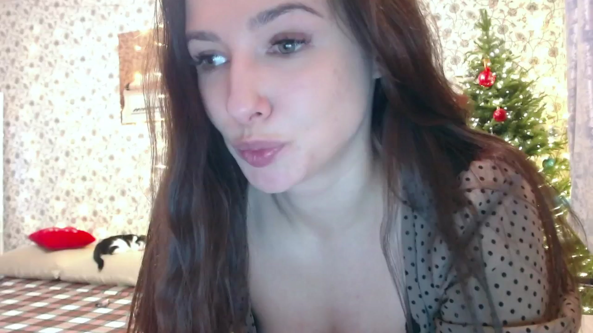 Gallery image thumbnail from RosieRosa's myfreecams stream on, 01/06/2025, 06:47 image 17 of 20