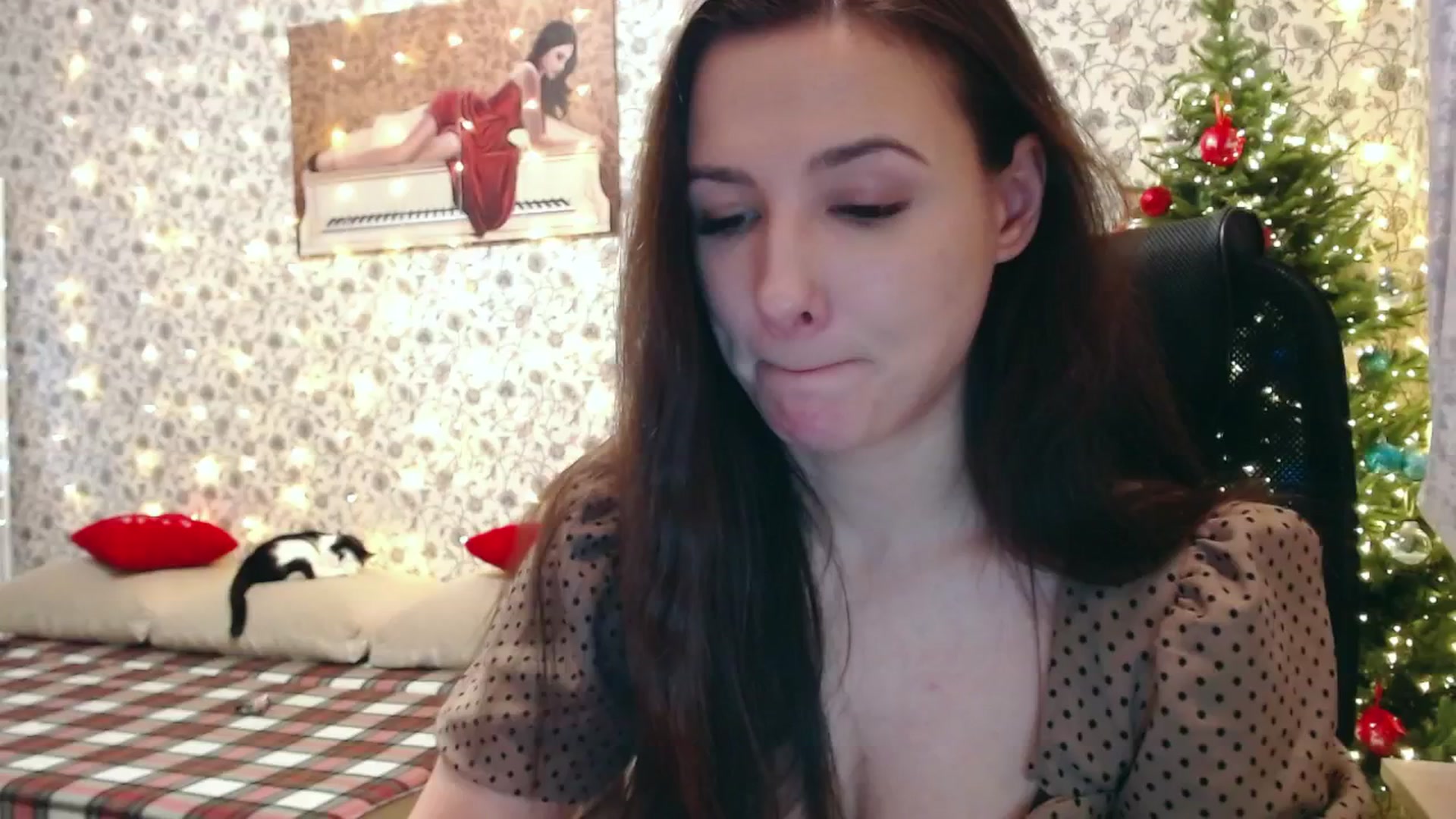 Gallery image thumbnail from RosieRosa's myfreecams stream on, 01/06/2025, 06:47 image 5 of 20
