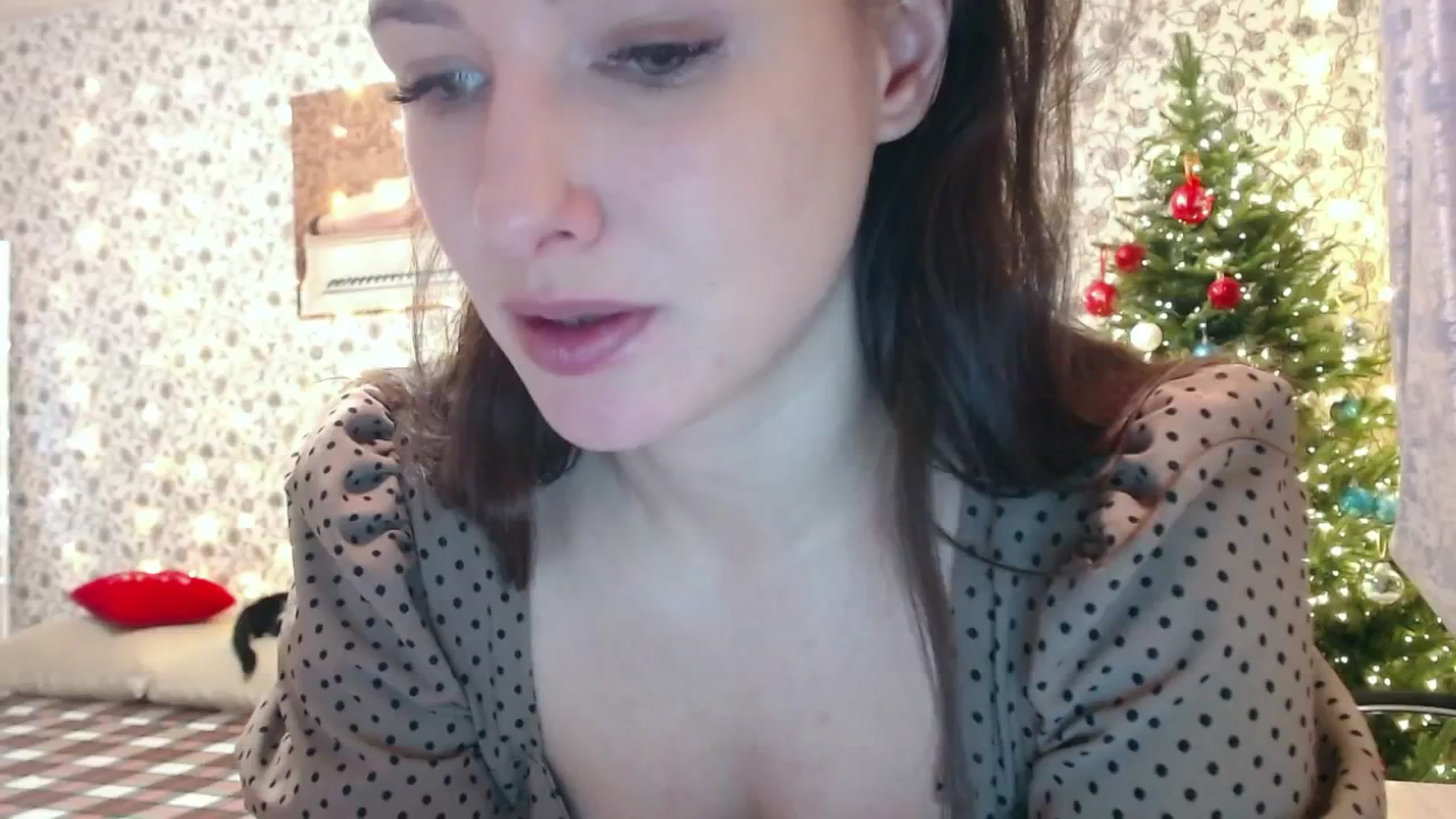 Gallery image thumbnail from RosieRosa's myfreecams stream on, 01/06/2025, 06:47 image 10 of 20