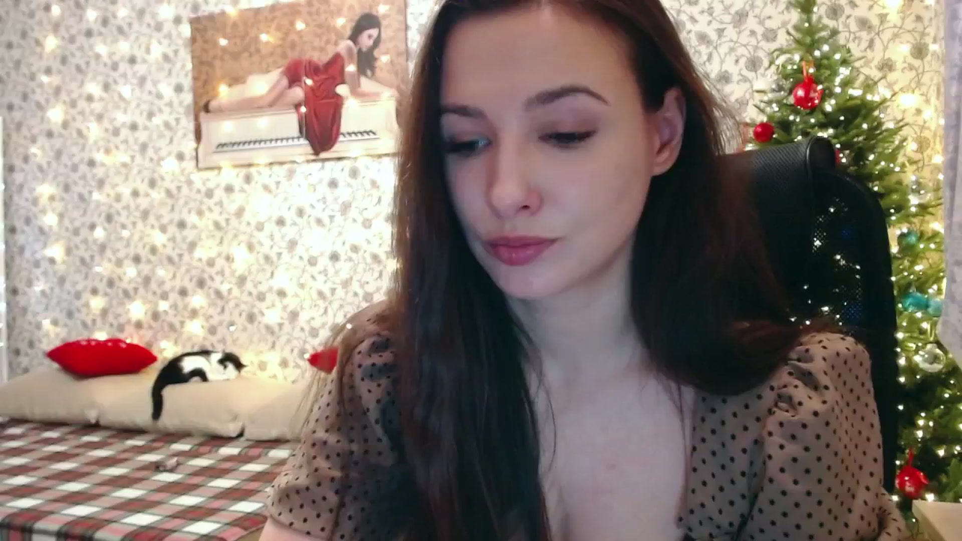 Gallery image thumbnail from RosieRosa's myfreecams stream on, 01/06/2025, 06:47 image 4 of 20