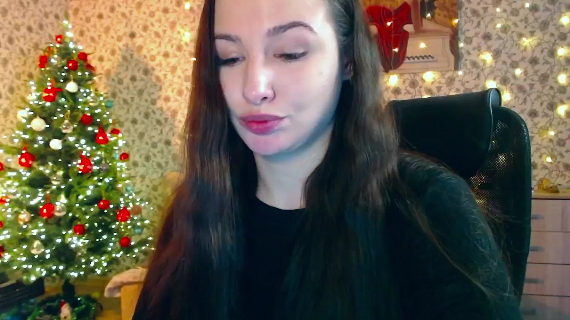 Gallery image thumbnail from RosieRosa's myfreecams stream on, 01/06/2026, 07:44 image 14 of 20