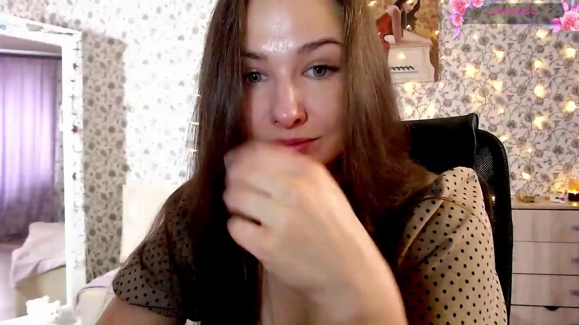 Gallery image thumbnail from RosieRosa's myfreecams stream on, 08/17/2026, 15:52 image 14 of 20