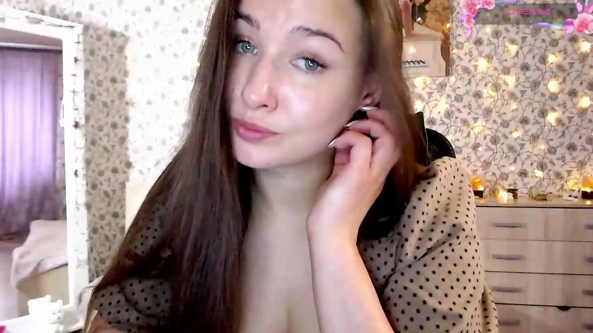 Gallery image thumbnail from RosieRosa's myfreecams stream on, 08/17/2026, 15:52 image 9 of 20