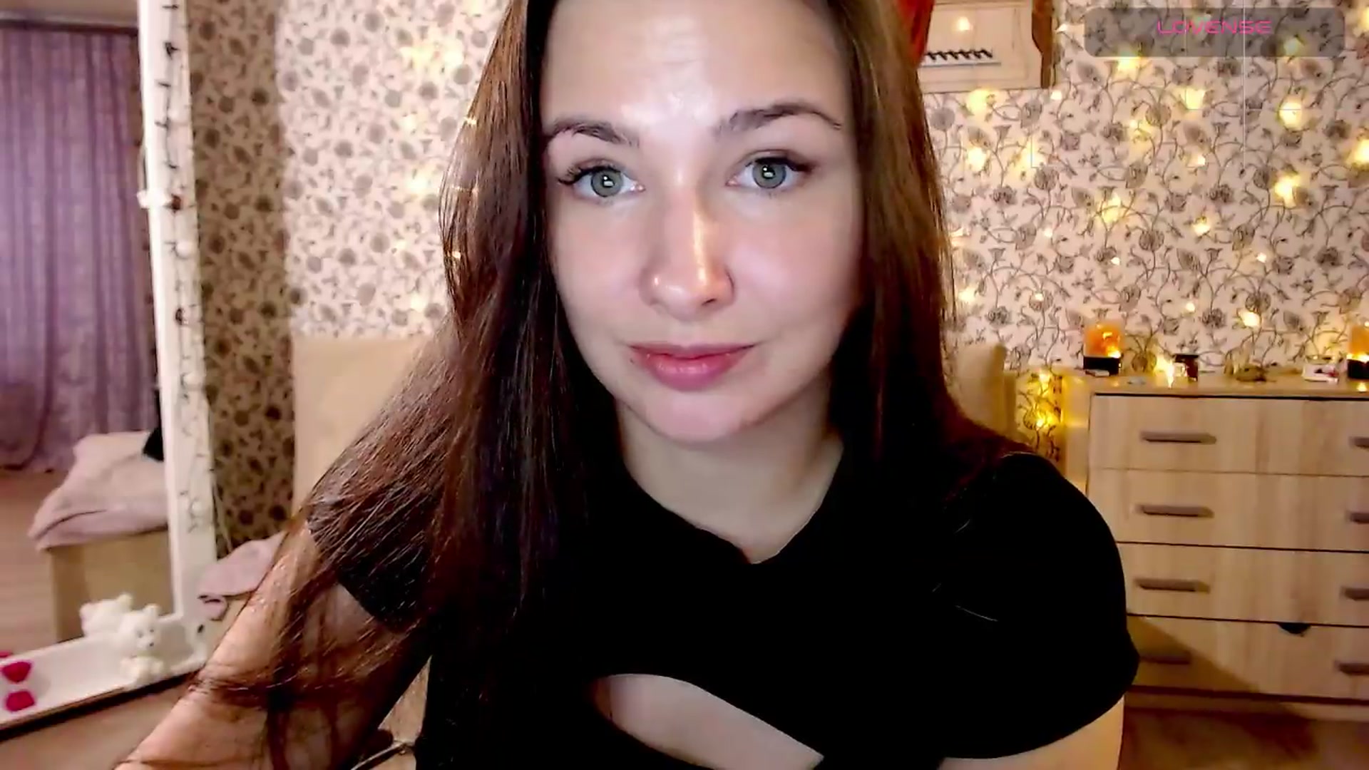 Gallery image thumbnail from RosieRosa's myfreecams stream on, 08/18/2026, 16:29 image 15 of 20