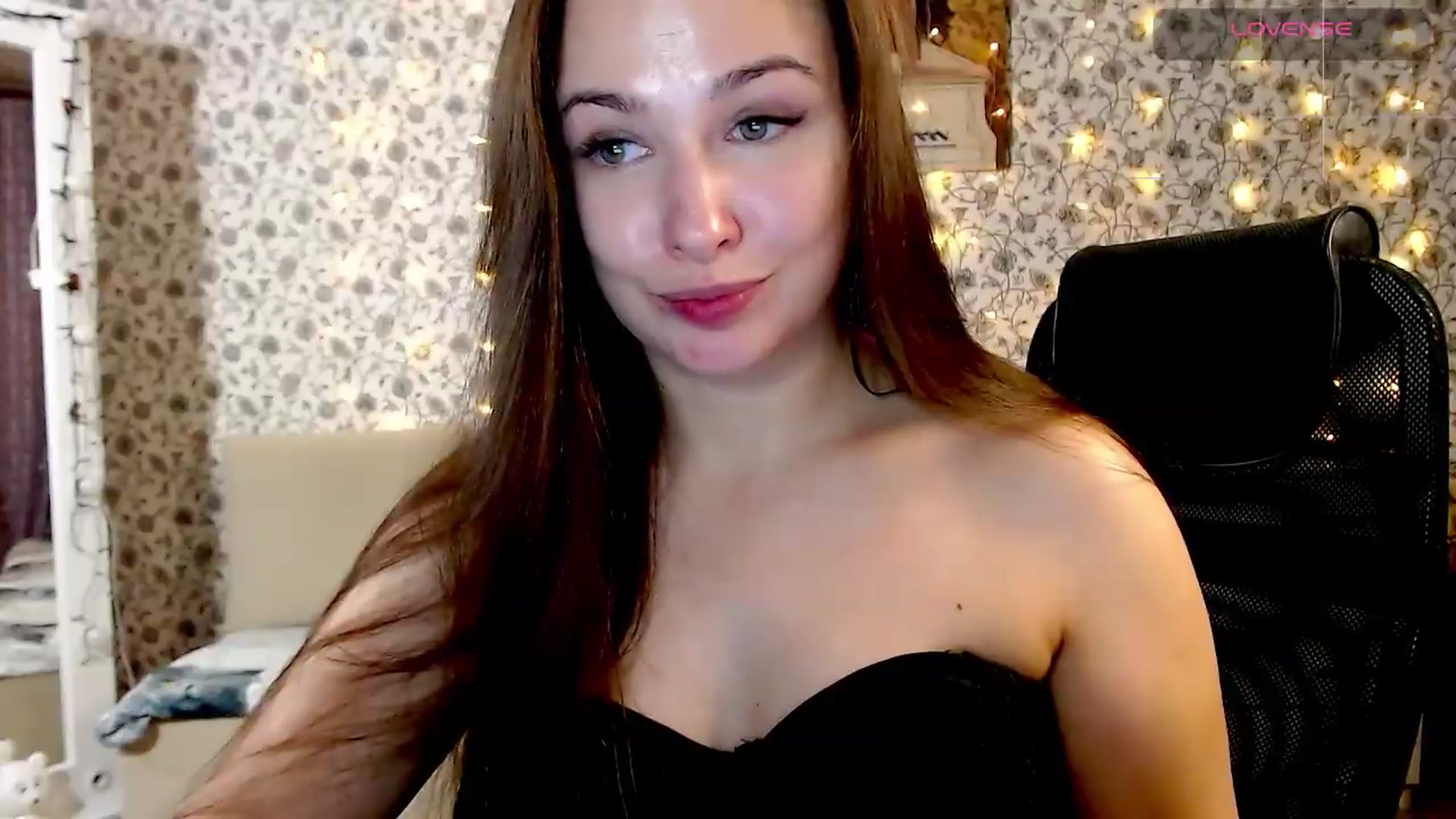 Gallery image thumbnail from RosieRosa's myfreecams stream on, 09/17/2026, 19:23 image 6 of 20