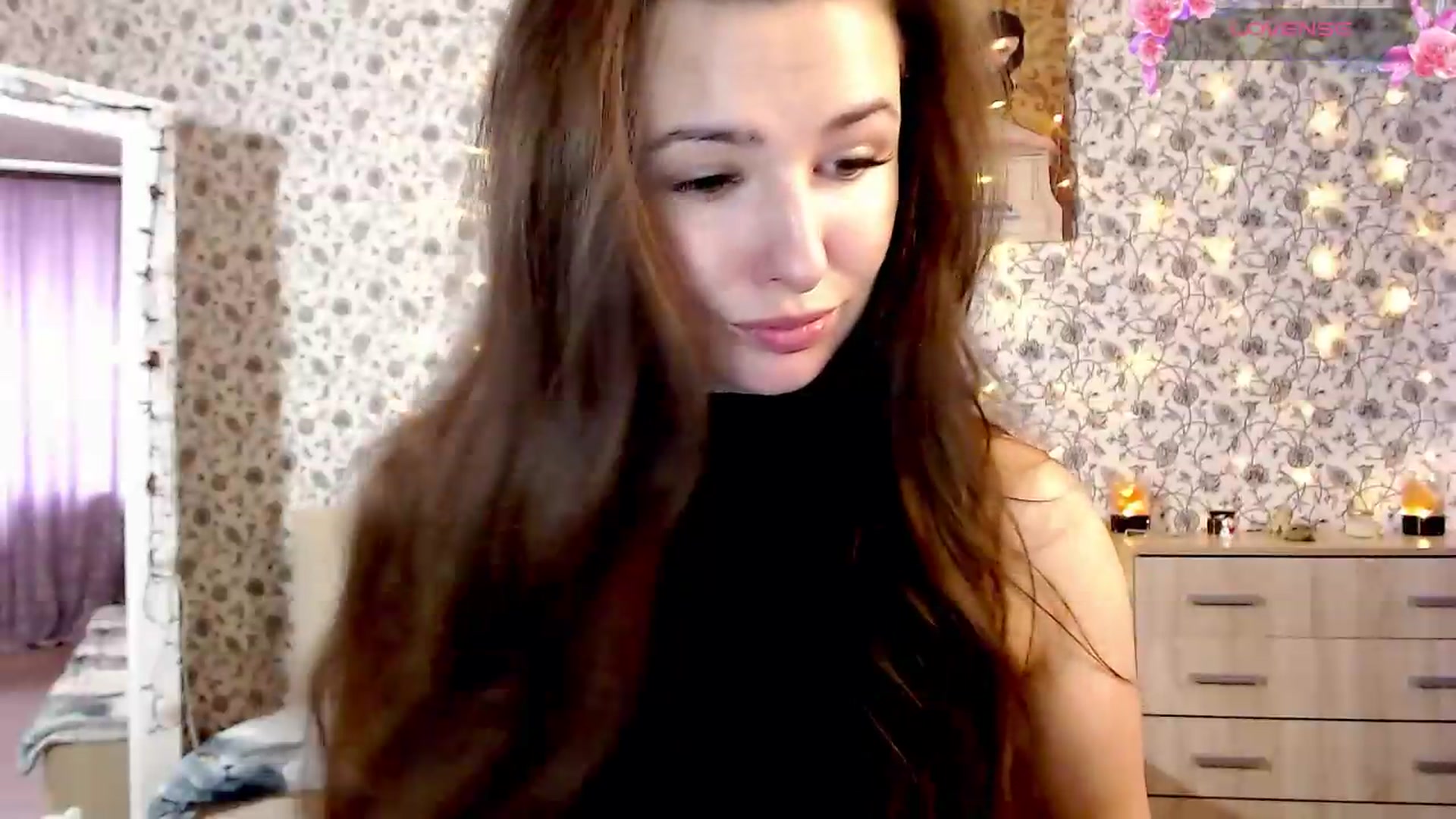 Gallery image thumbnail from RosieRosa's myfreecams stream on, 09/18/2026, 07:05 image 16 of 20