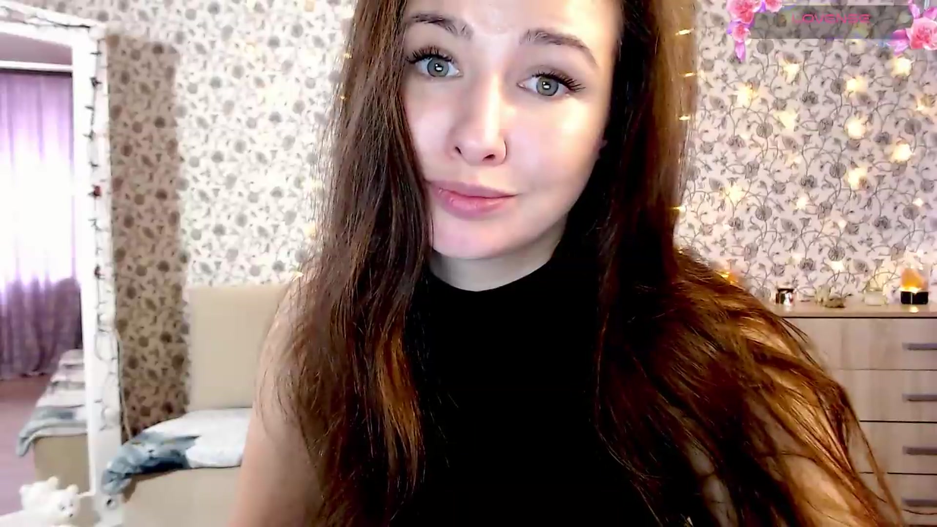 Gallery image thumbnail from RosieRosa's myfreecams stream on, 09/18/2026, 07:05 image 17 of 20
