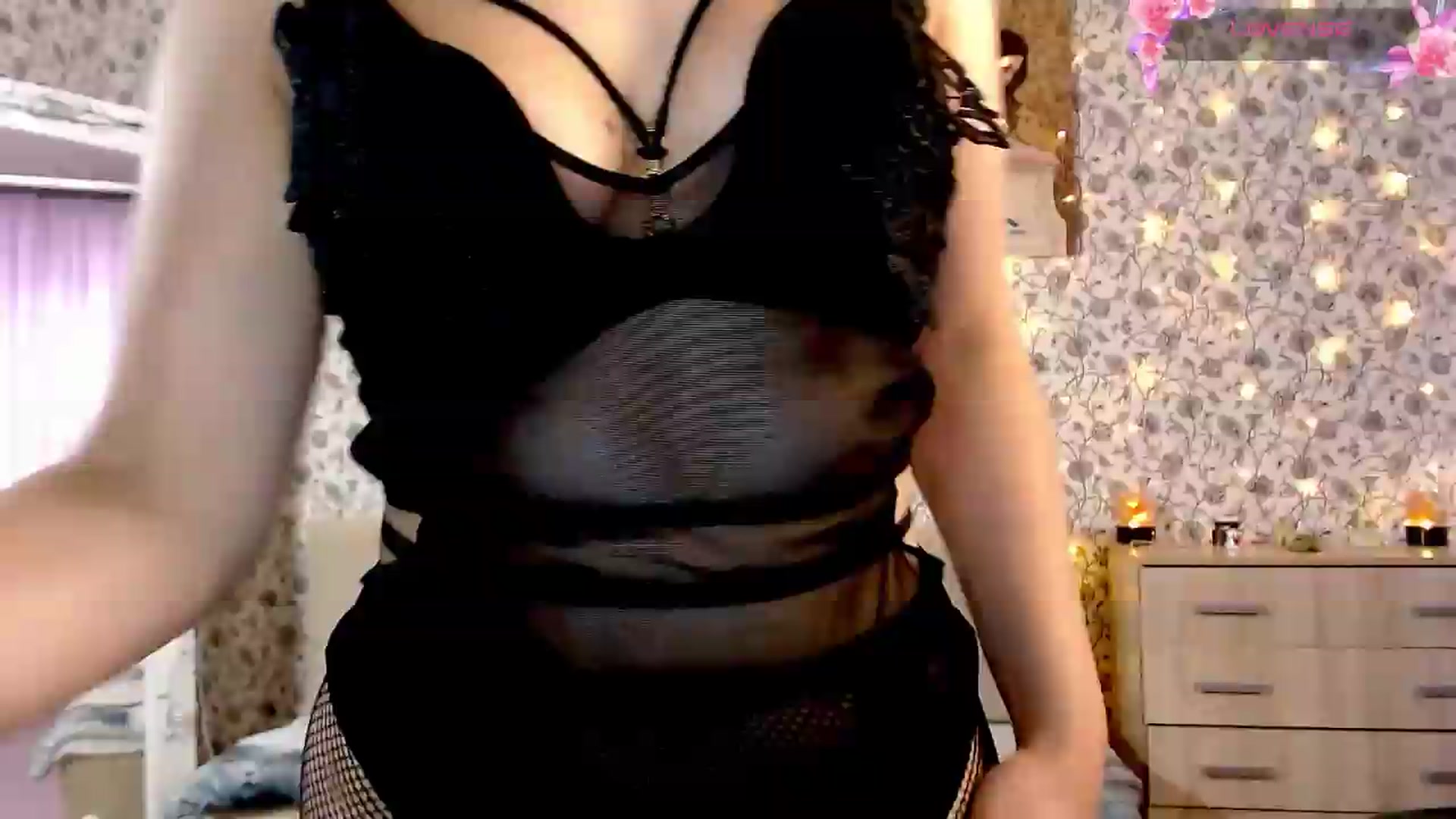 Gallery image thumbnail from RosieRosa's myfreecams stream on, 09/19/2026, 08:57 image 1 of 20