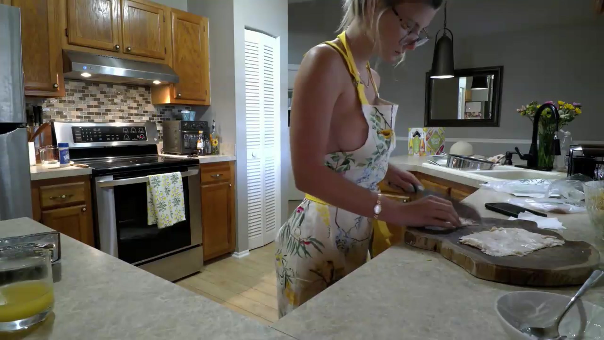 Gallery image thumbnail from Rosiecheeks's myfreecams stream on, 06/16/2026, 18:28 image 14 of 20