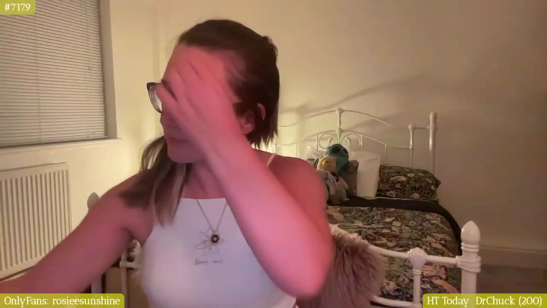 Gallery image thumbnail from RosieeSunday's myfreecams stream on, 08/09/2023, 21:29 image 16 of 20