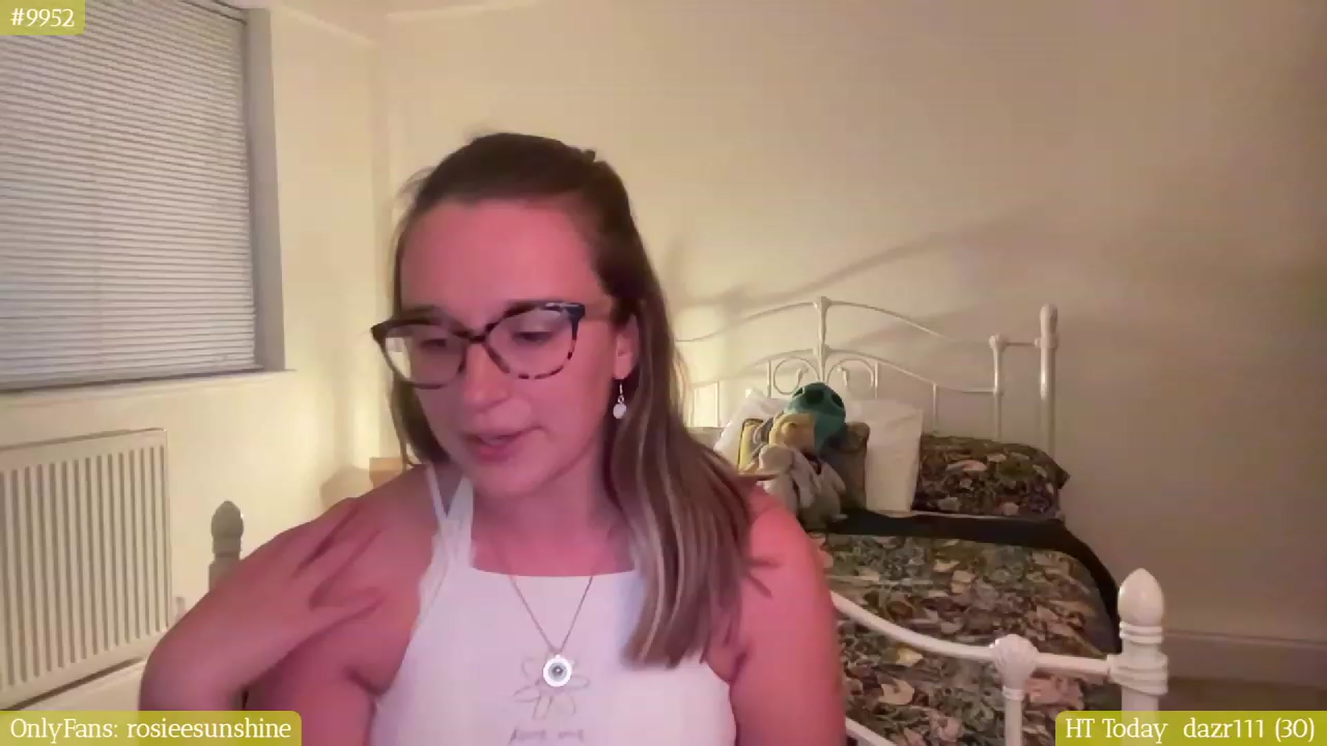 Gallery image thumbnail from RosieeSunday's myfreecams stream on, 08/09/2023, 21:29 image 2 of 20