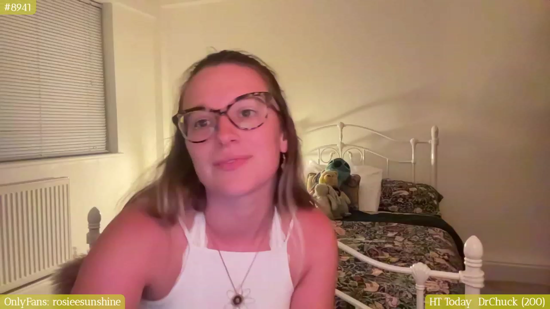 Gallery image thumbnail from RosieeSunday's myfreecams stream on, 08/09/2023, 21:29 image 5 of 20