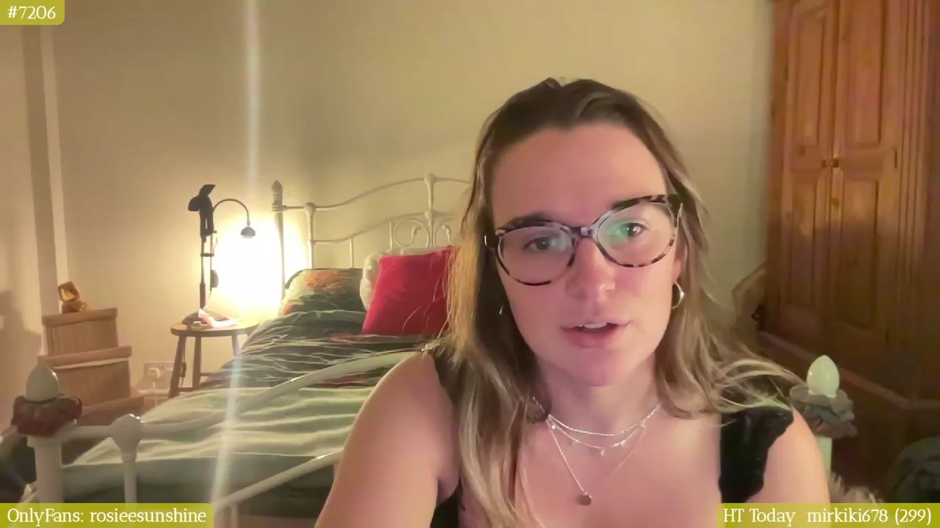 Gallery image thumbnail from RosieeSunday's myfreecams stream on, 10/30/2023, 23:28 image 5 of 20