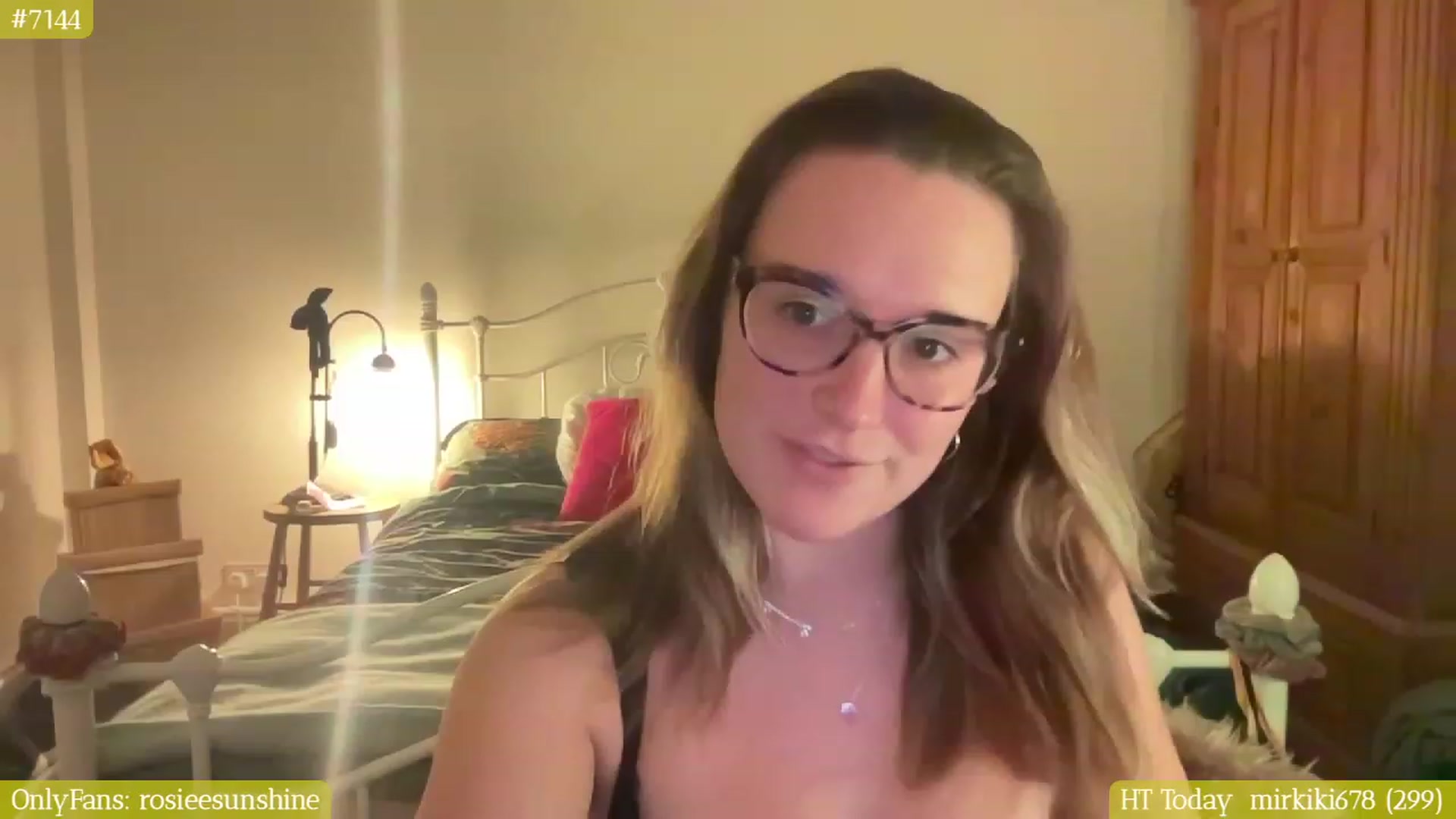 Gallery image thumbnail from RosieeSunday's myfreecams stream on, 10/30/2023, 23:28 image 8 of 20