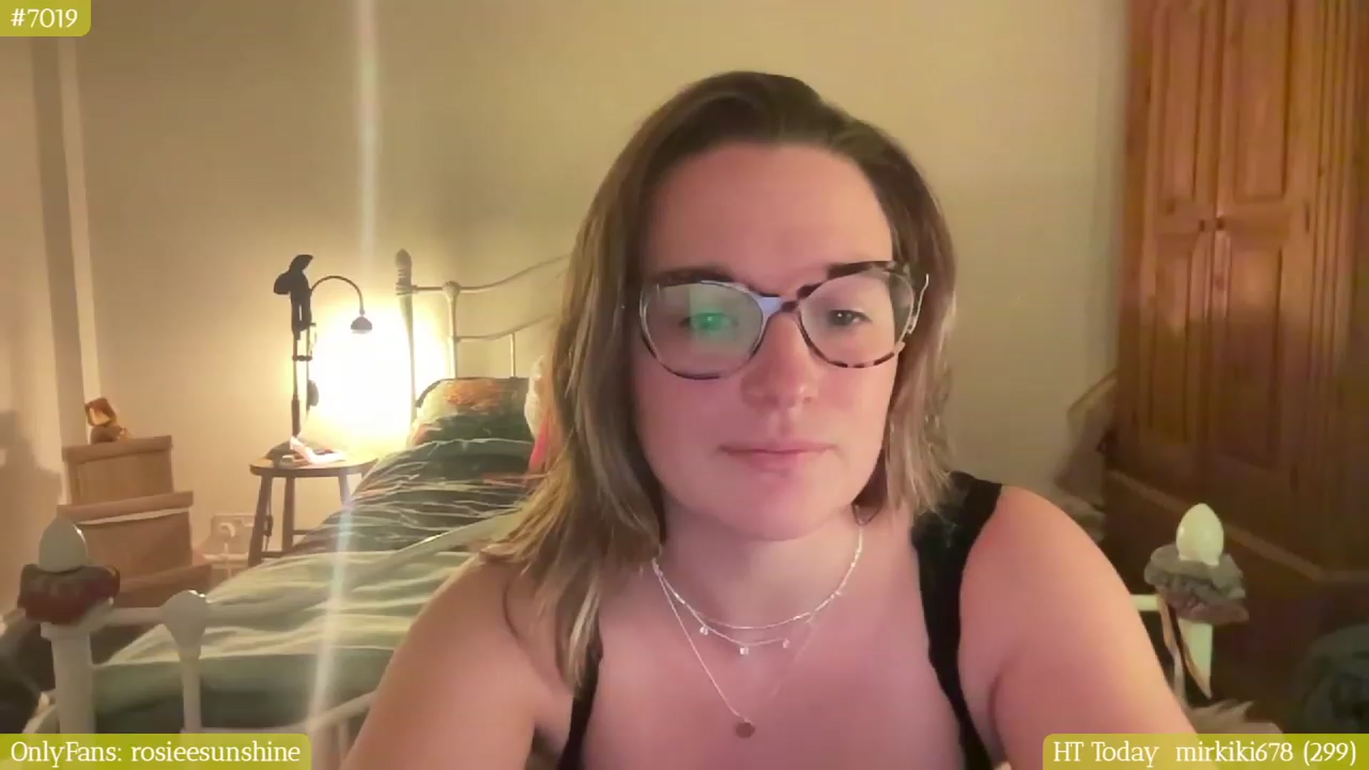 Gallery image thumbnail from RosieeSunday's myfreecams stream on, 10/30/2023, 23:28 image 16 of 20