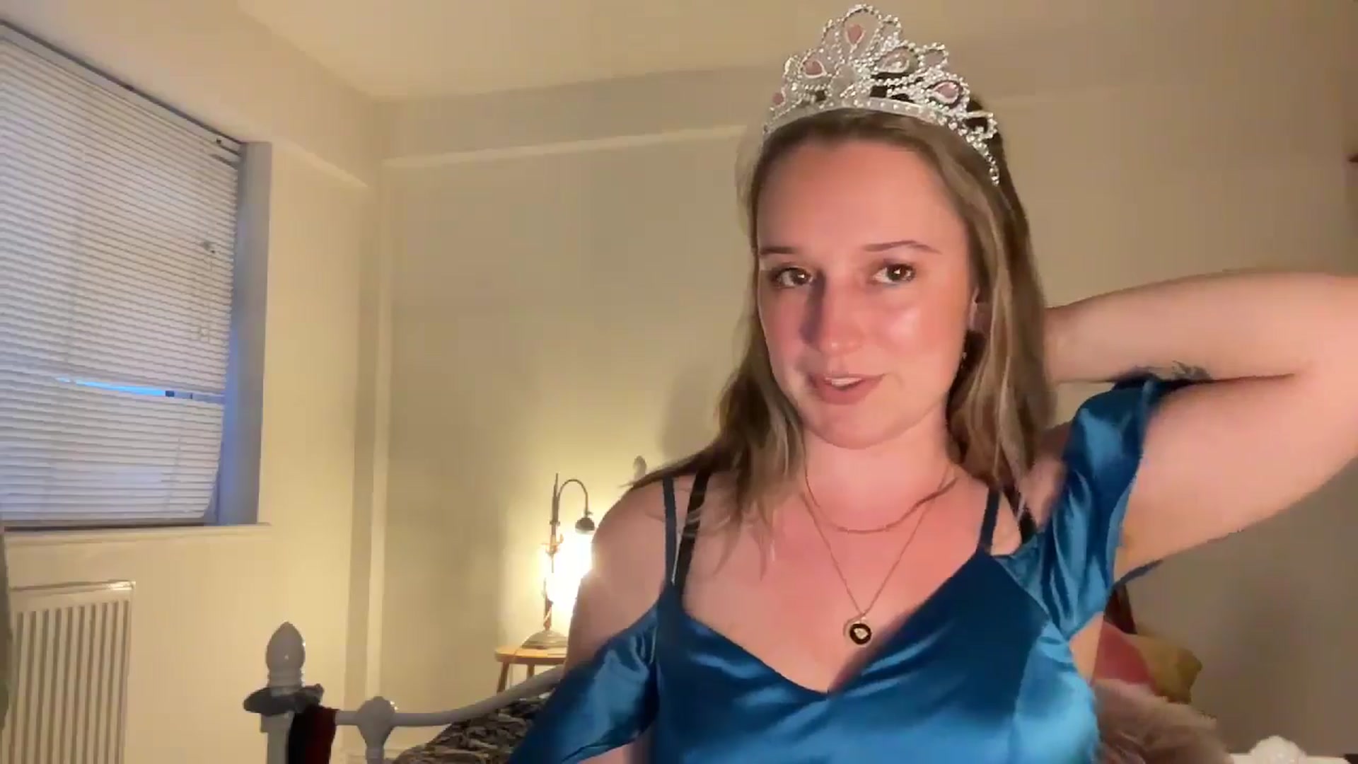 Gallery image thumbnail from RosieeSunday's myfreecams stream on, 05/14/2024, 20:32 image 8 of 20