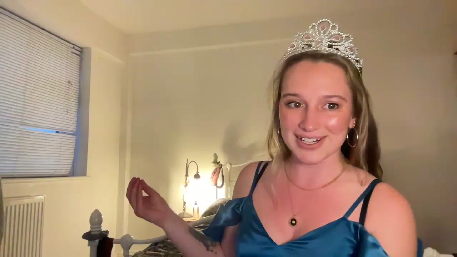 Gallery image thumbnail from RosieeSunday's myfreecams stream on, 05/14/2024, 20:32 image 10 of 20