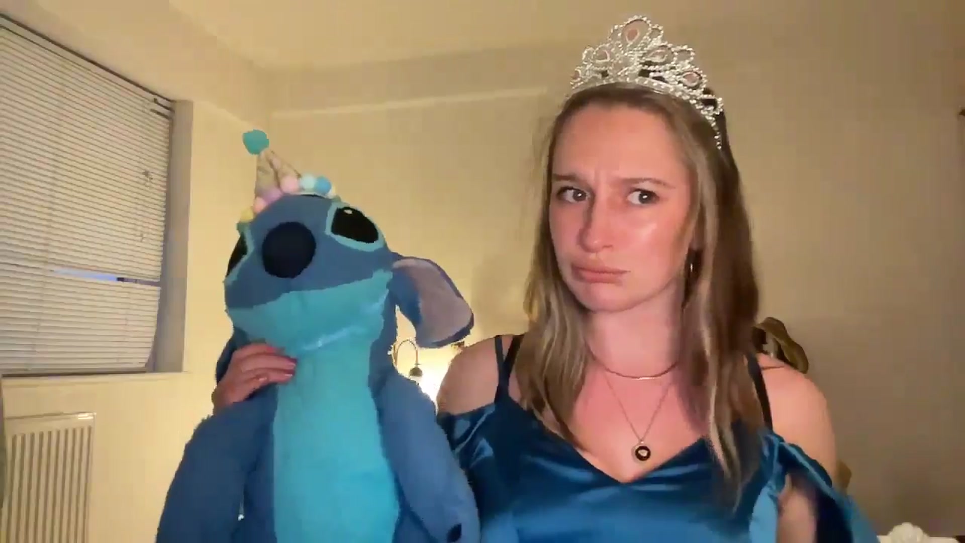 Gallery image thumbnail from RosieeSunday's myfreecams stream on, 05/14/2024, 20:32 image 13 of 20