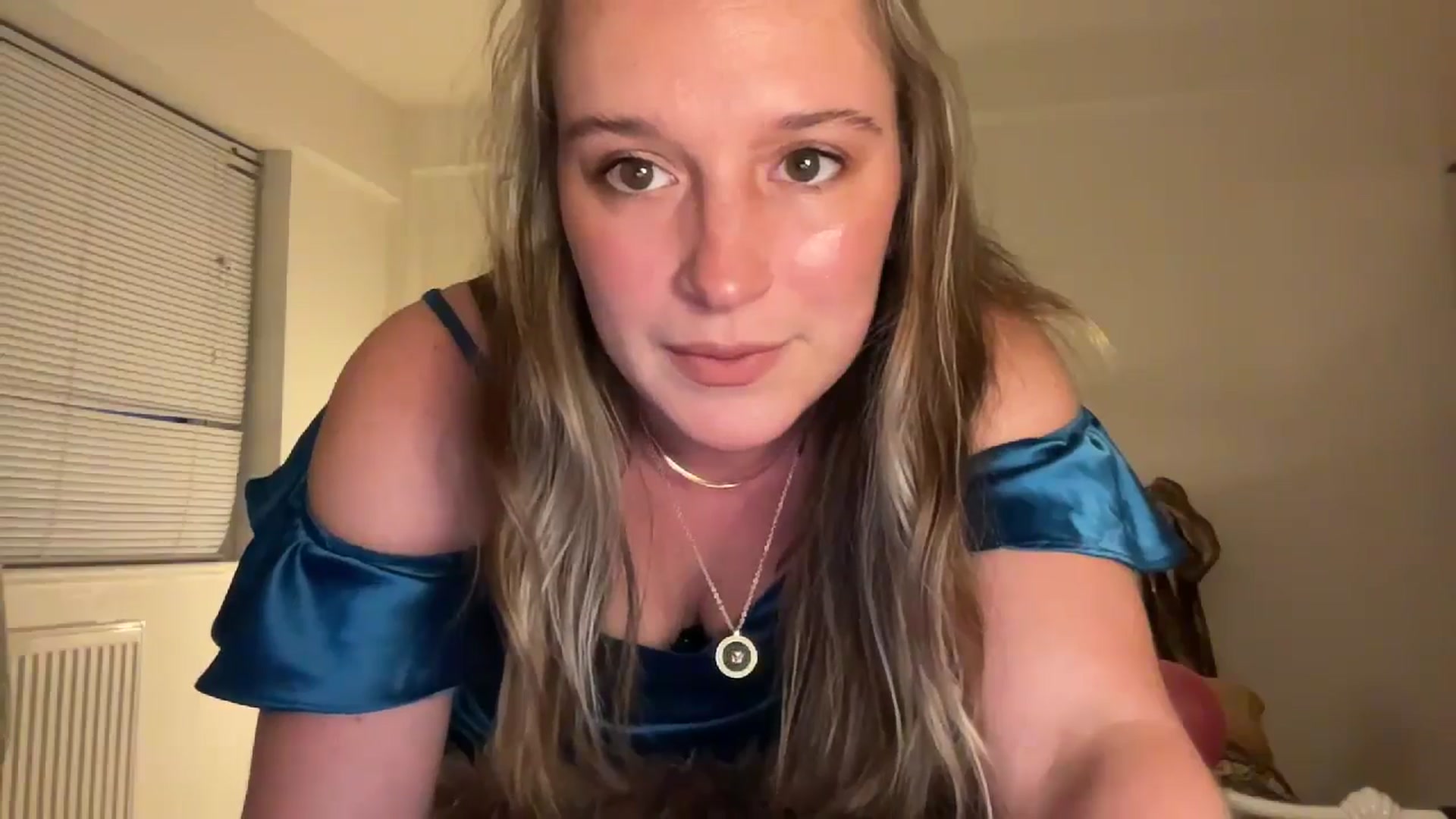 Gallery image thumbnail from RosieeSunday's myfreecams stream on, 05/14/2024, 20:32 image 17 of 20