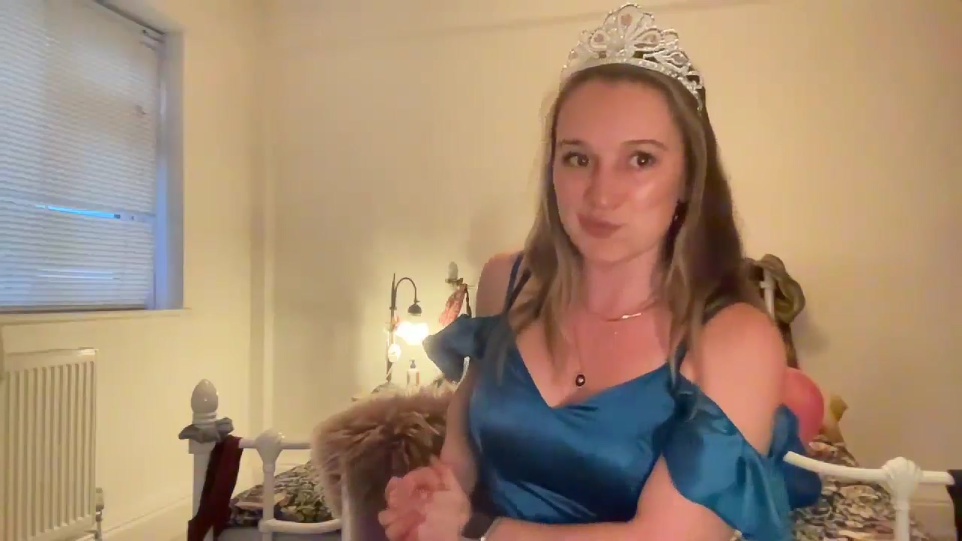 Gallery image thumbnail from RosieeSunday's myfreecams stream on, 05/14/2024, 20:32 image 2 of 20