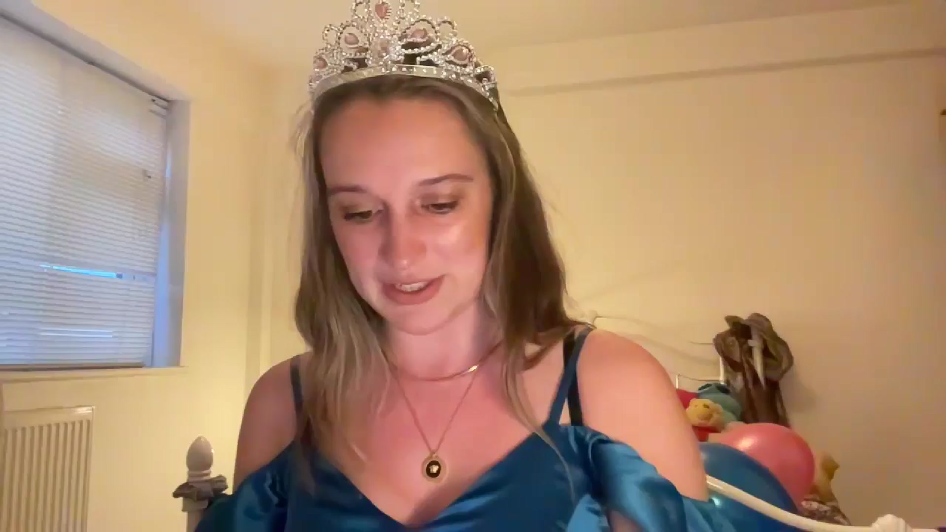 Gallery image thumbnail from RosieeSunday's myfreecams stream on, 05/14/2024, 20:32 image 1 of 20