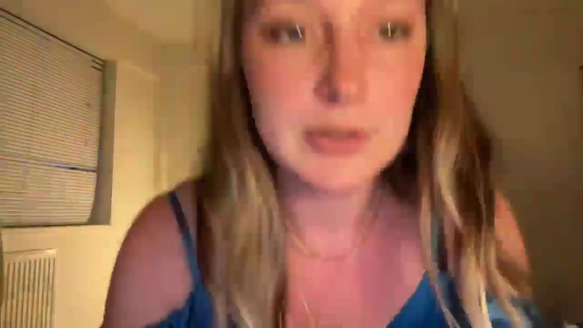 Gallery image thumbnail from RosieeSunday's myfreecams stream on, 05/14/2024, 20:32 image 15 of 20
