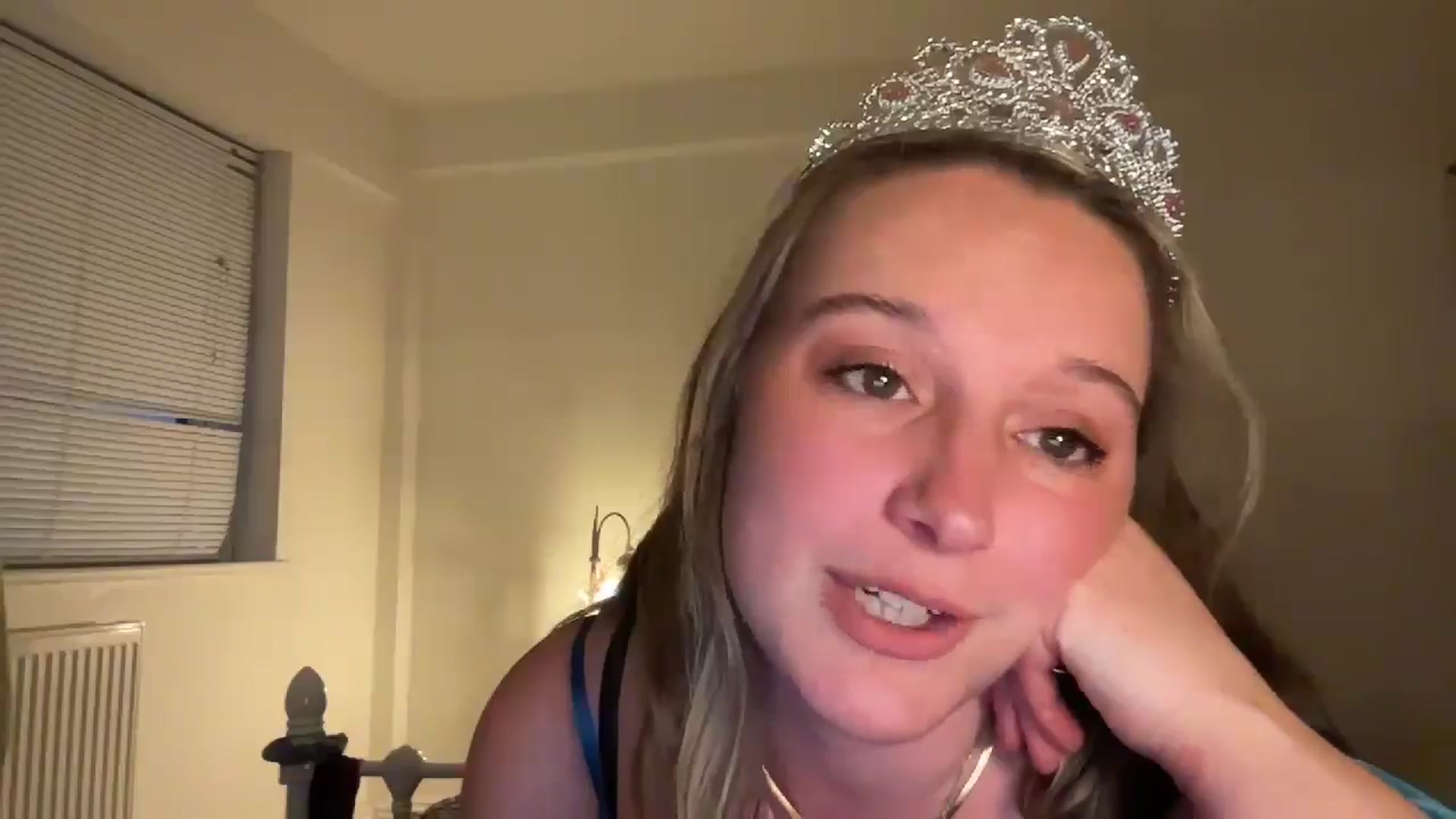 Gallery image thumbnail from RosieeSunday's myfreecams stream on, 05/14/2024, 20:32 image 14 of 20