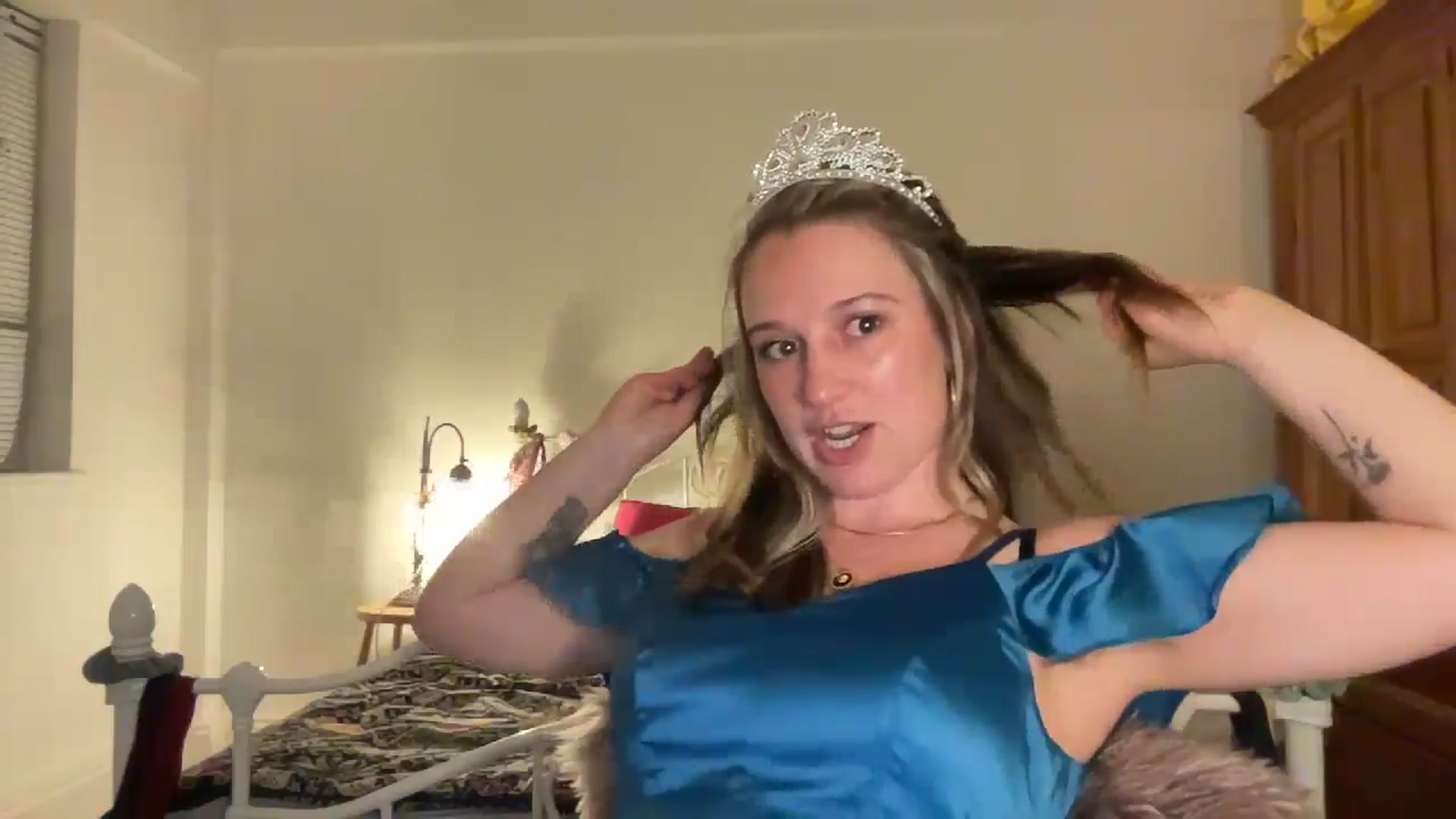 Gallery image thumbnail from RosieeSunday's myfreecams stream on, 05/14/2024, 23:18 image 8 of 20